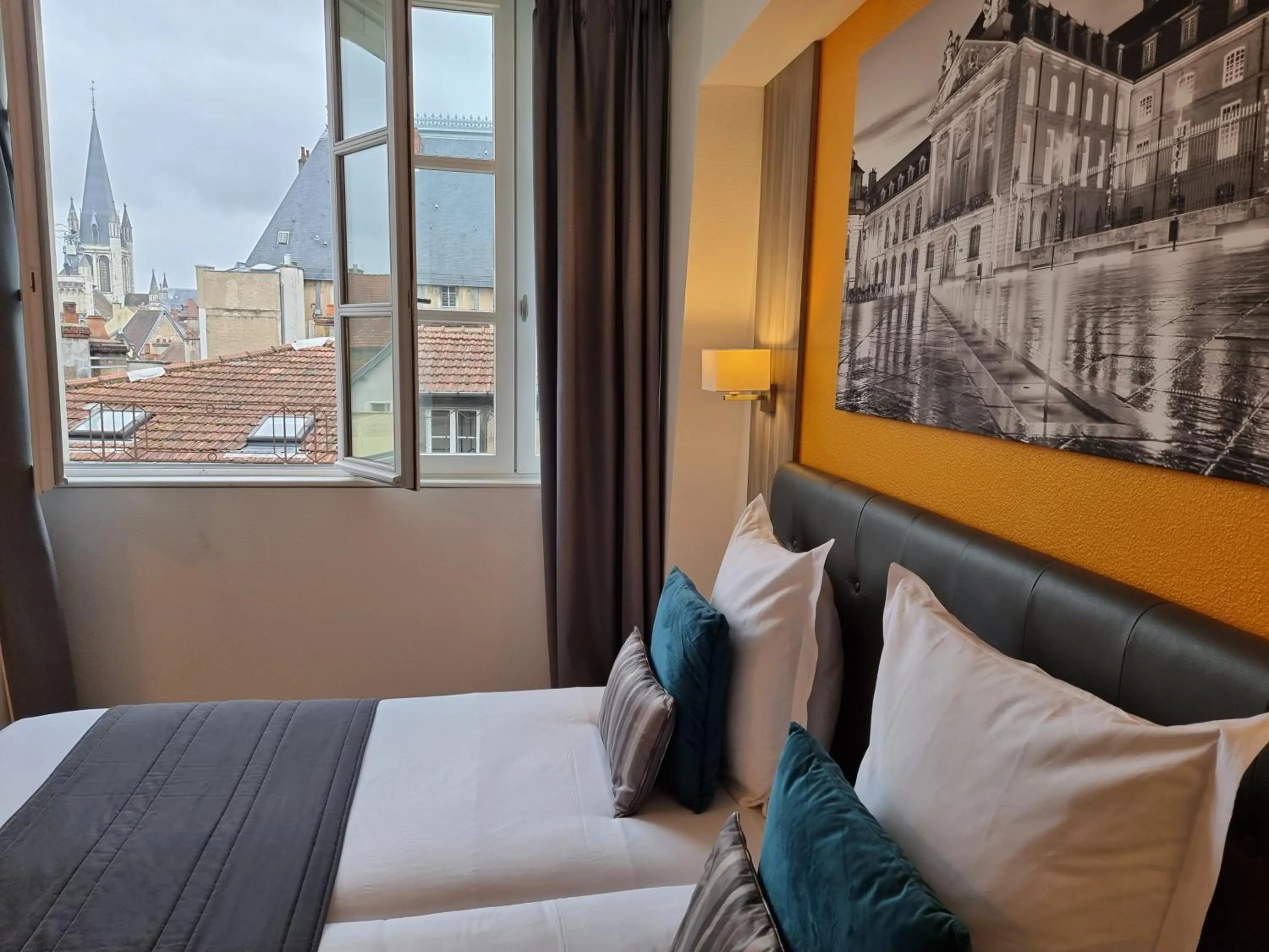 Bed in City Loft Apparthotel