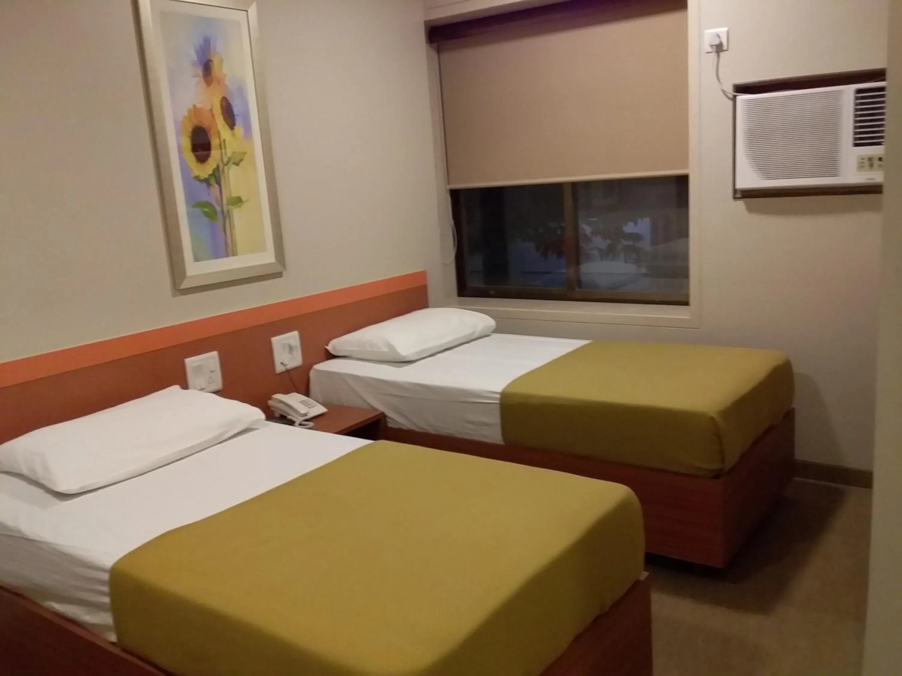 Bedroom, Bed in Sai Palace Express(Shirdi)