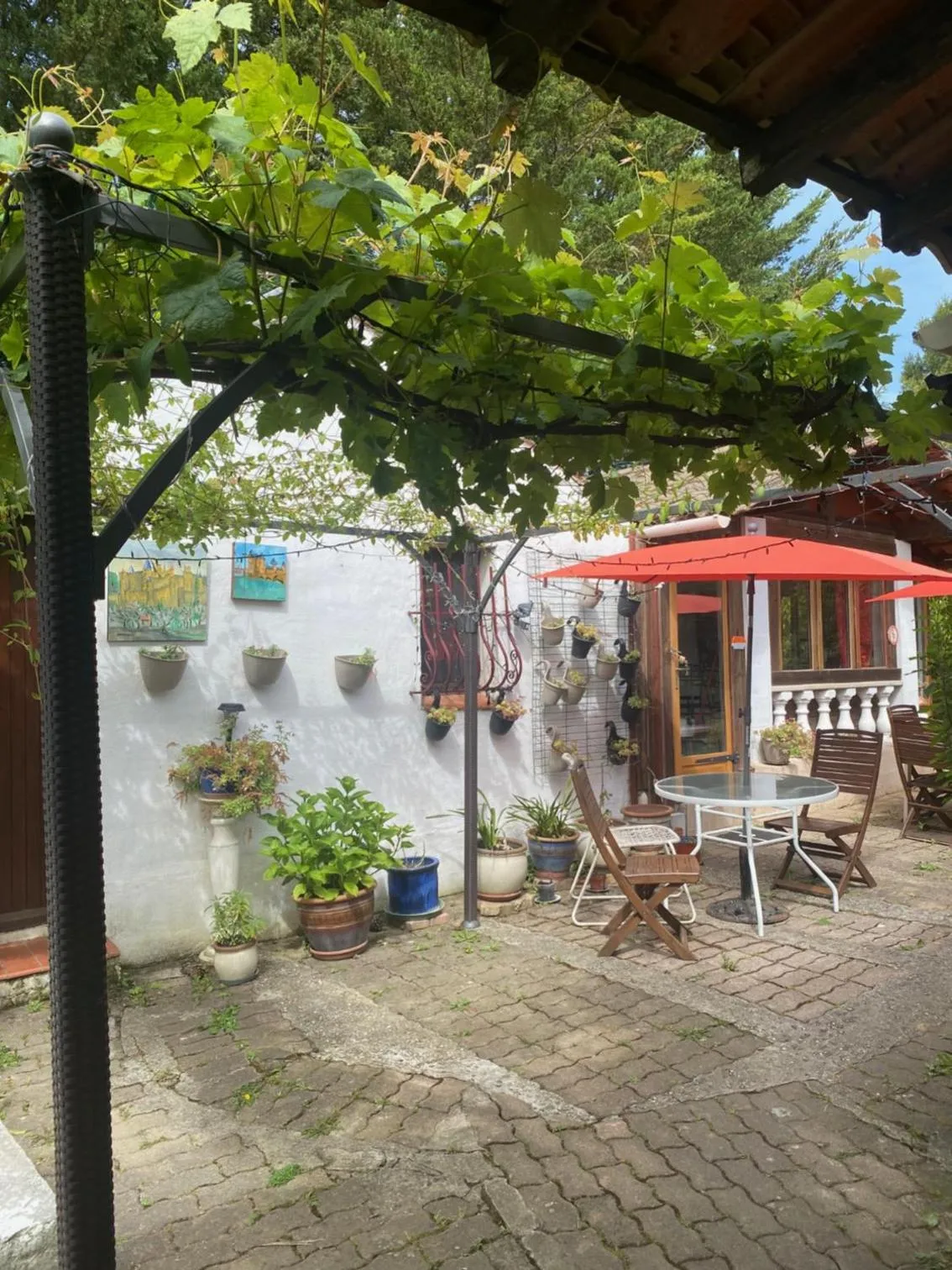 Patio in Bed & Breakfast Le Beauséjour