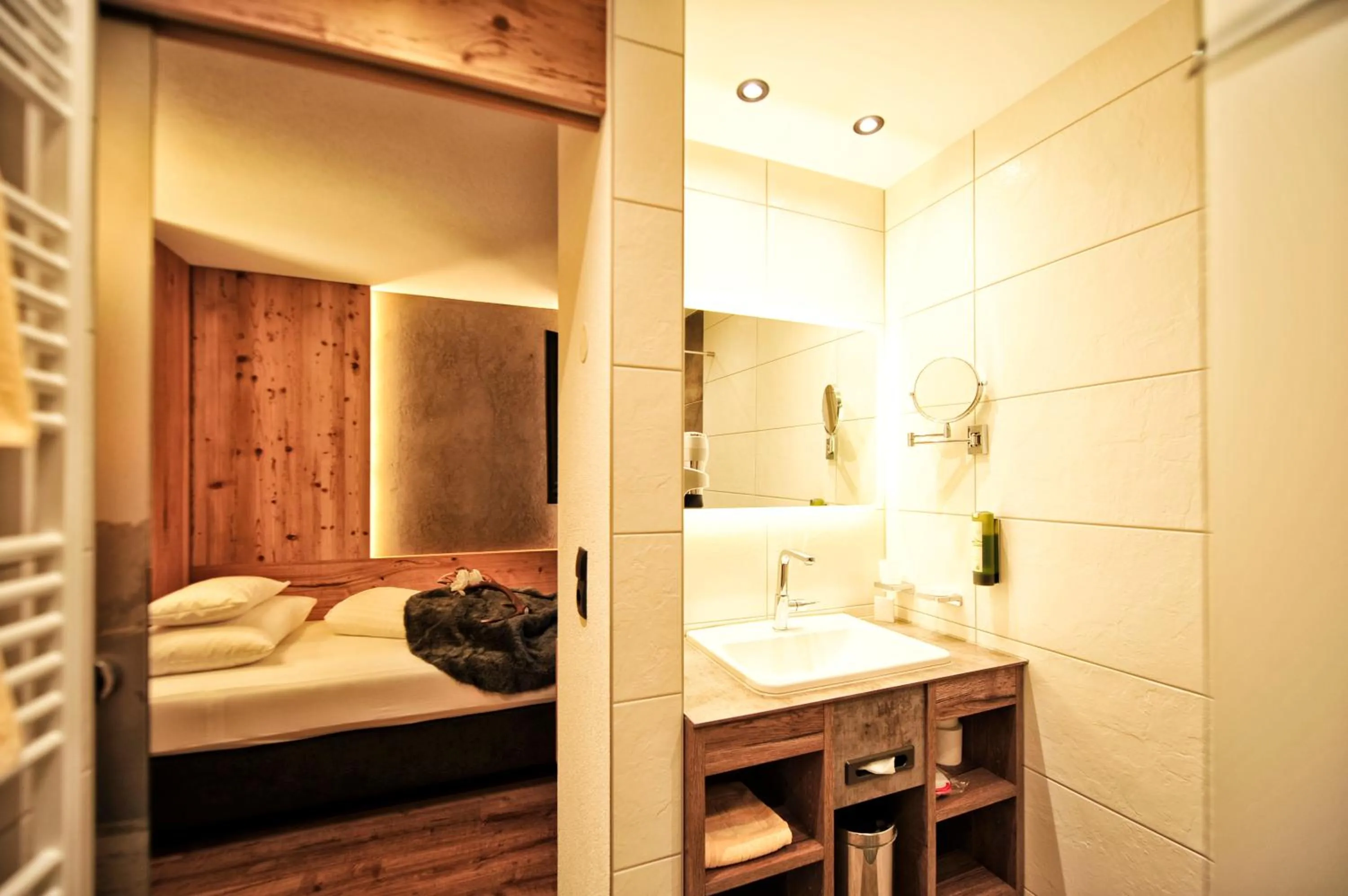 Bed in Hotel Garni Bellevue