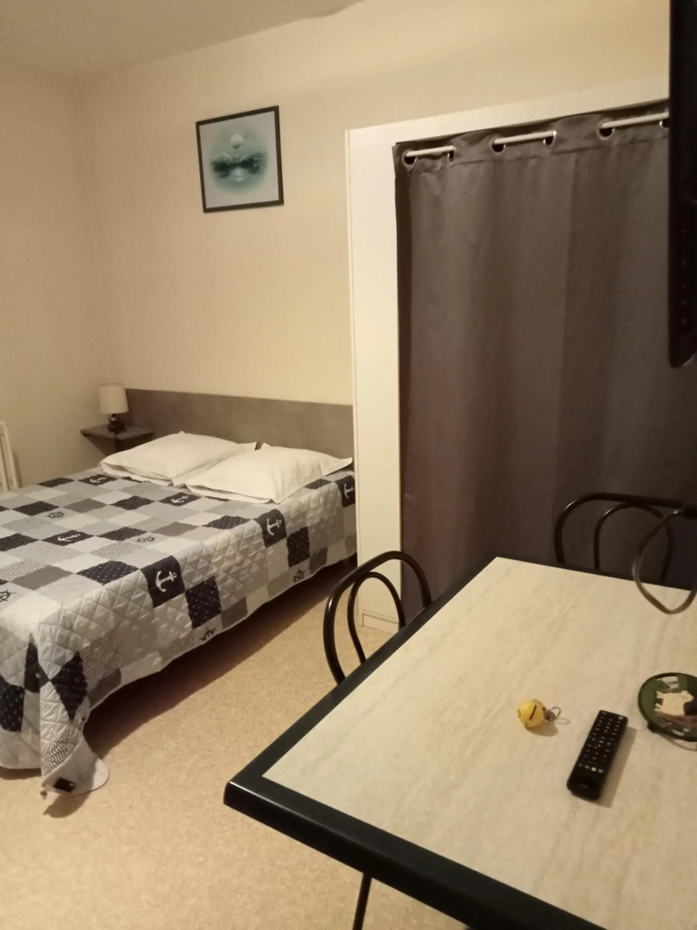 Bed in Hôtel Restaurant de la Gare (Studios Du Breuil)