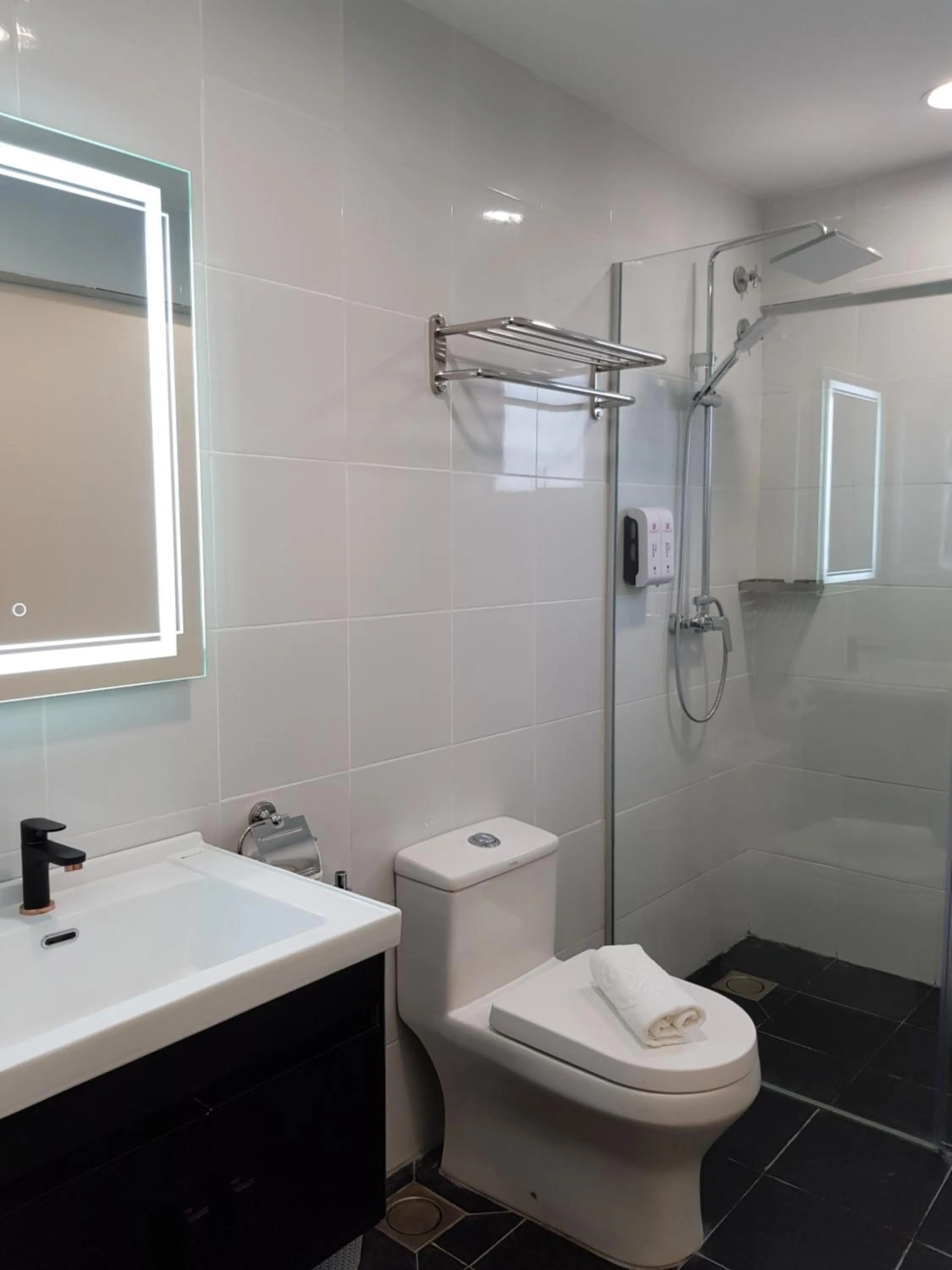 Shower in Bloommaze Boutique Hotel Klang
