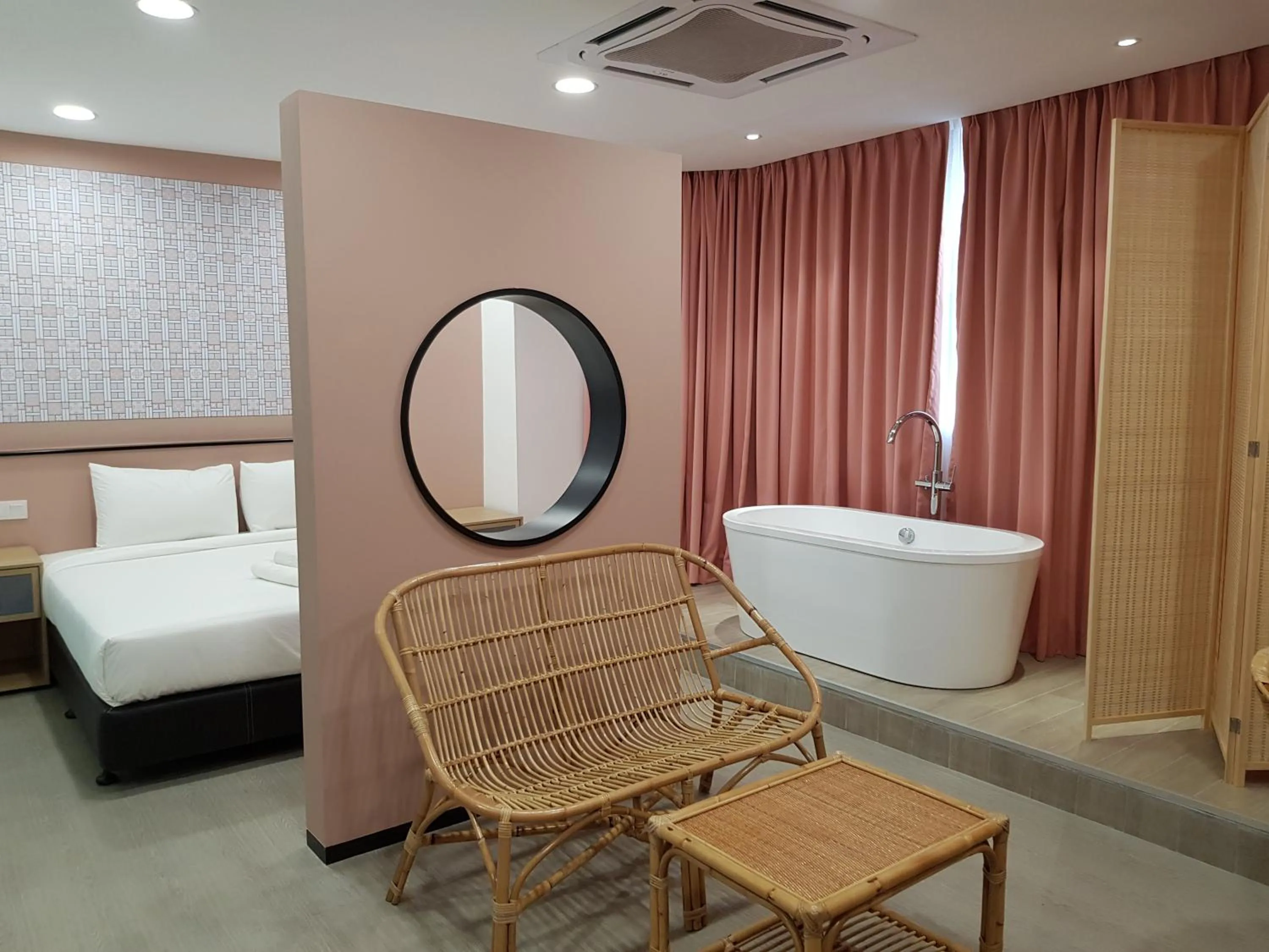 Bathroom, Bed in Bloommaze Boutique Hotel Klang