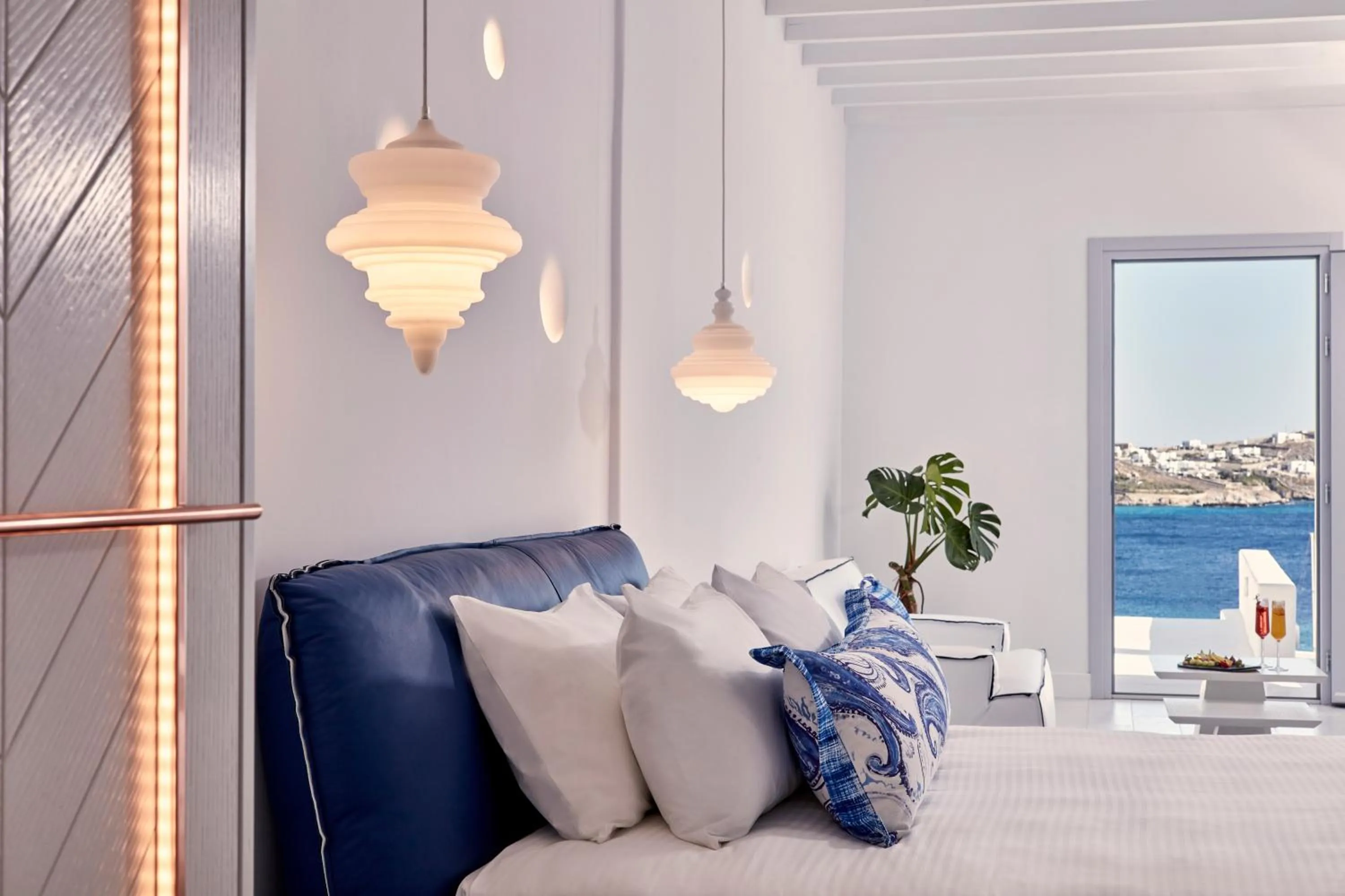 Bedroom, Bed in Katikies Mykonos - The Leading Hotels of the World
