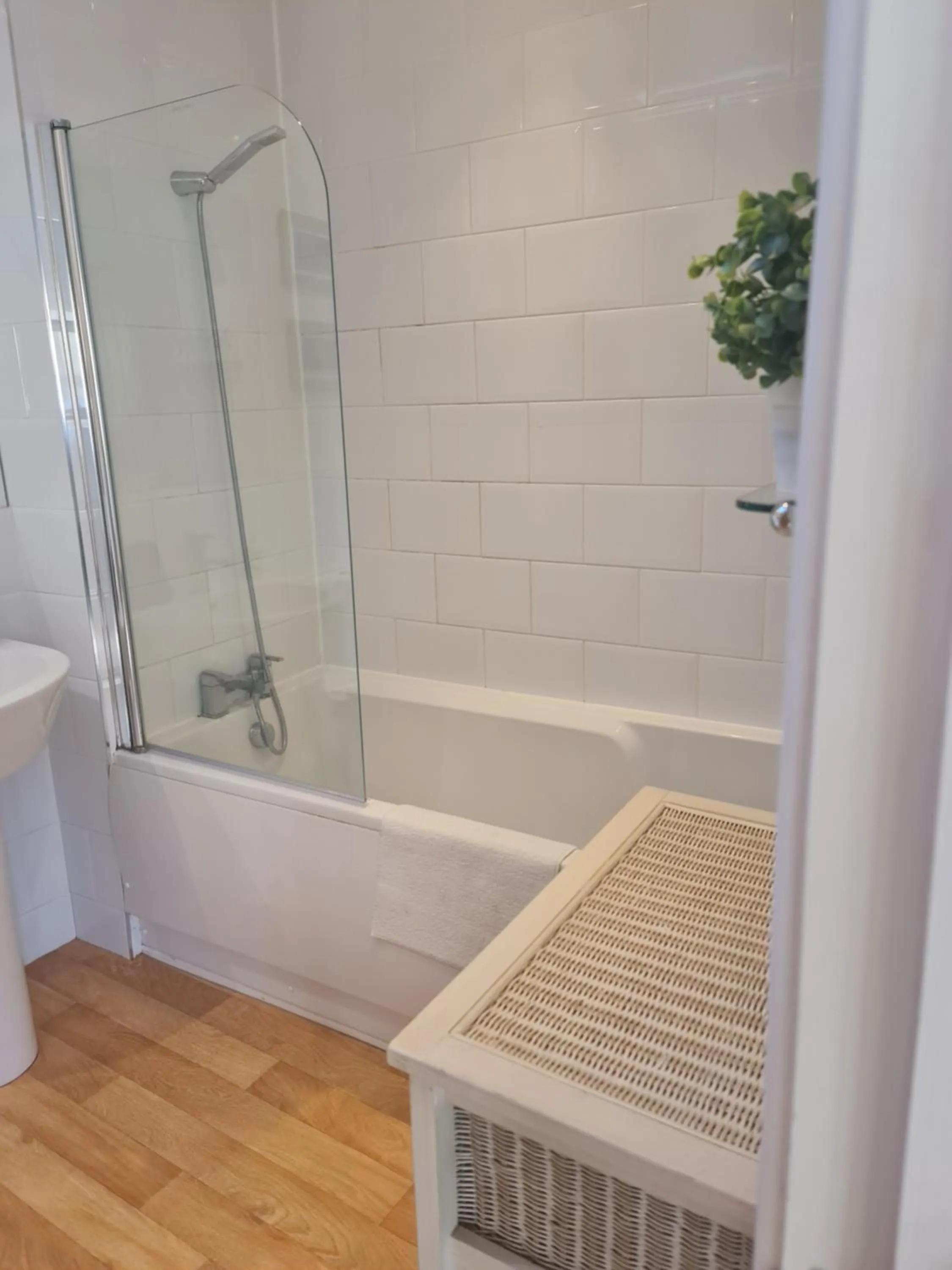 Shower in Southcourt