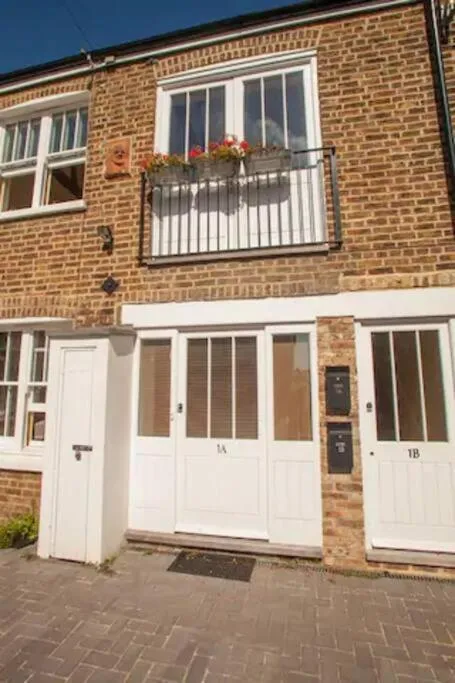 Property building in Southcourt