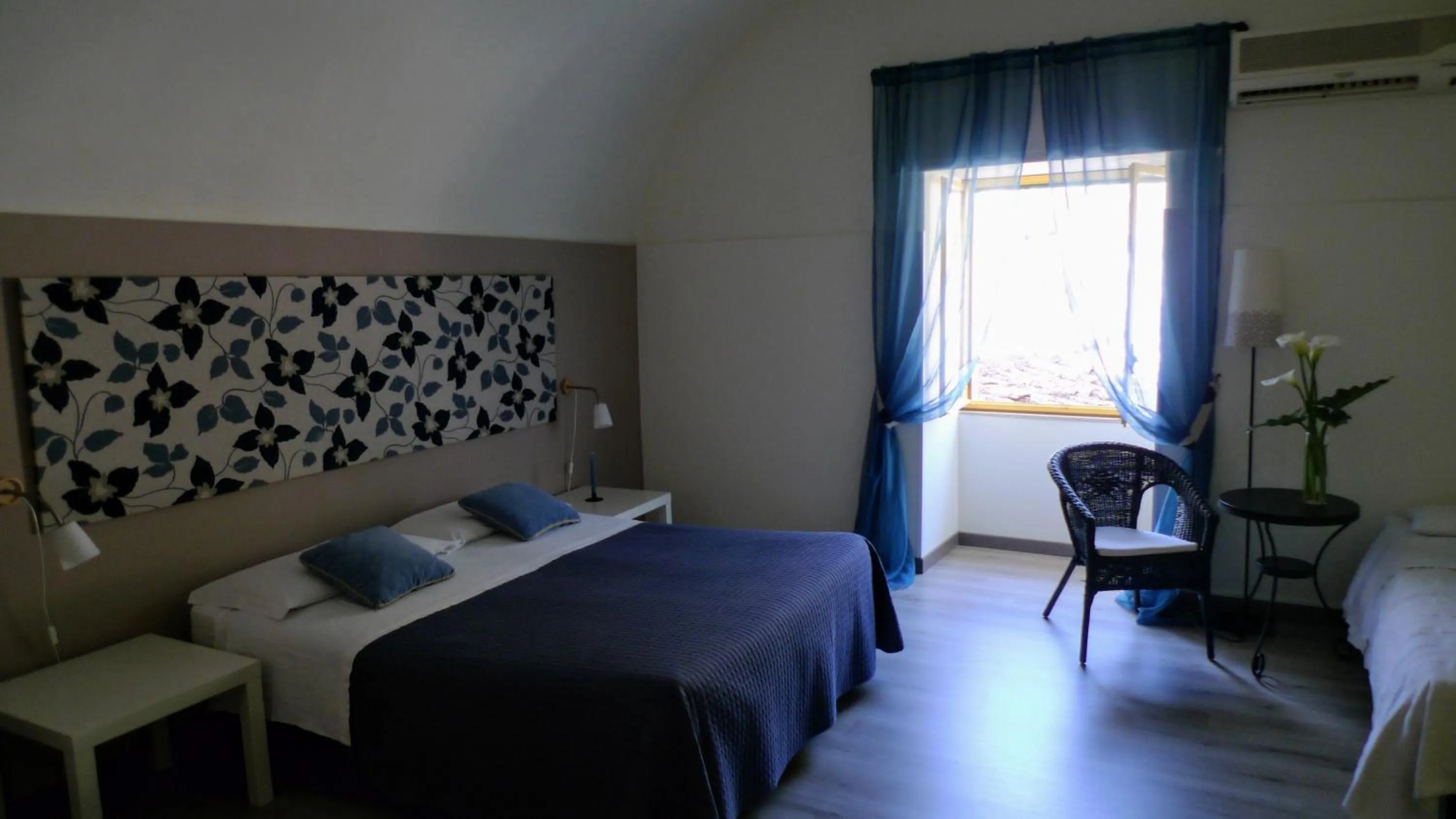 Photo of the whole room, Bed in I Tetti di Siciliando