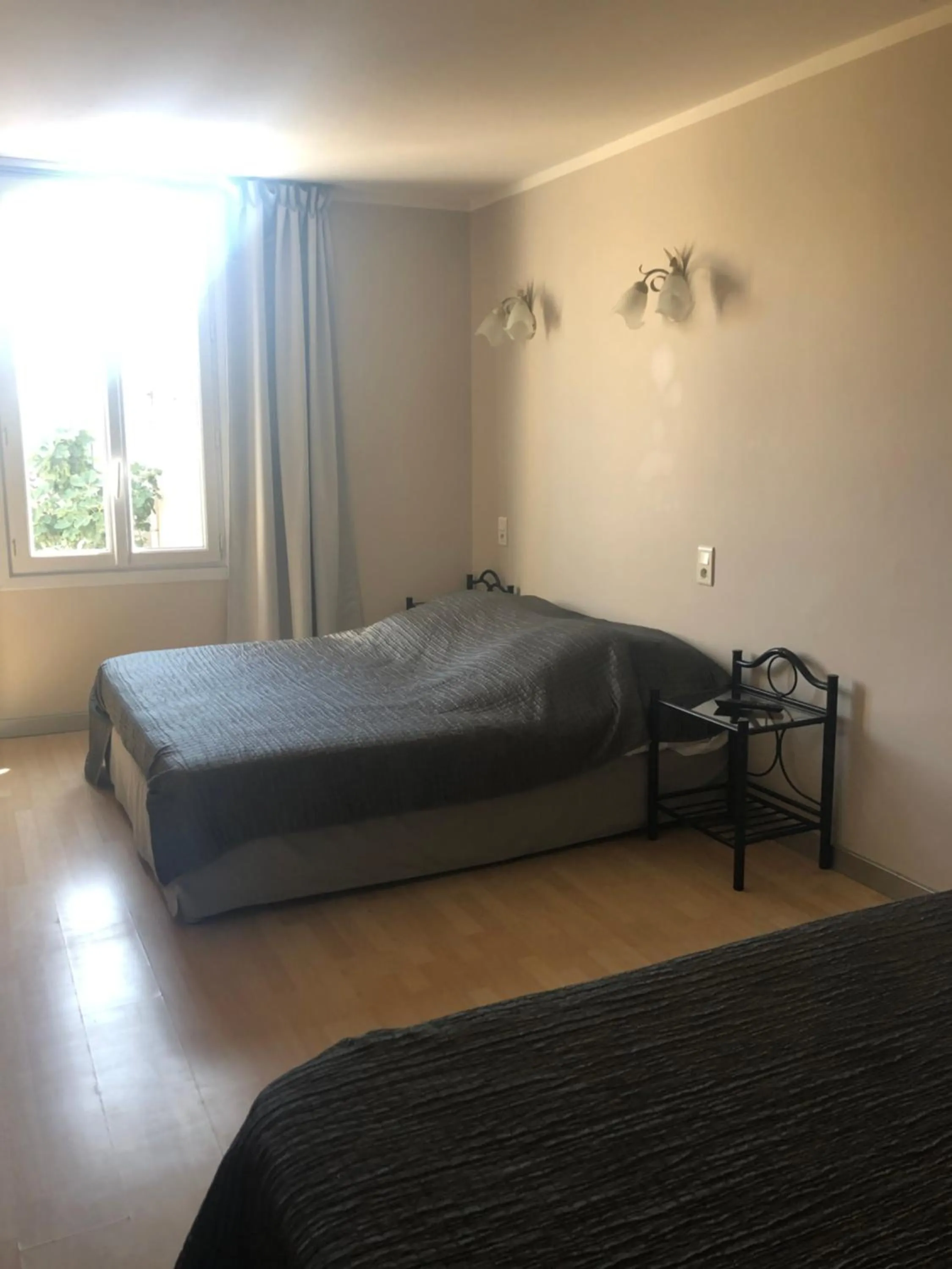 Bed in Hôtel Le Lys d'Or