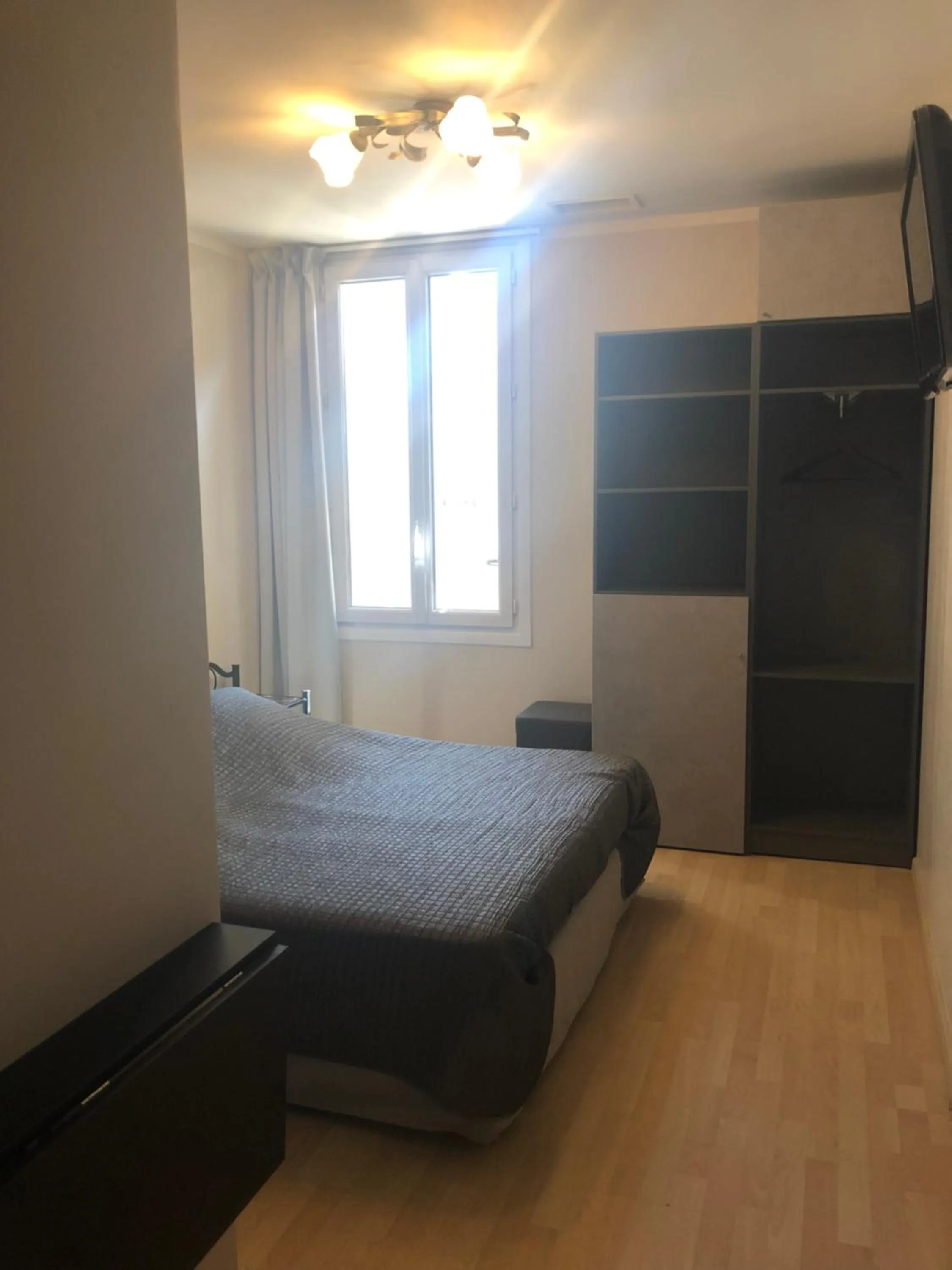 Bed in Hôtel Le Lys d'Or