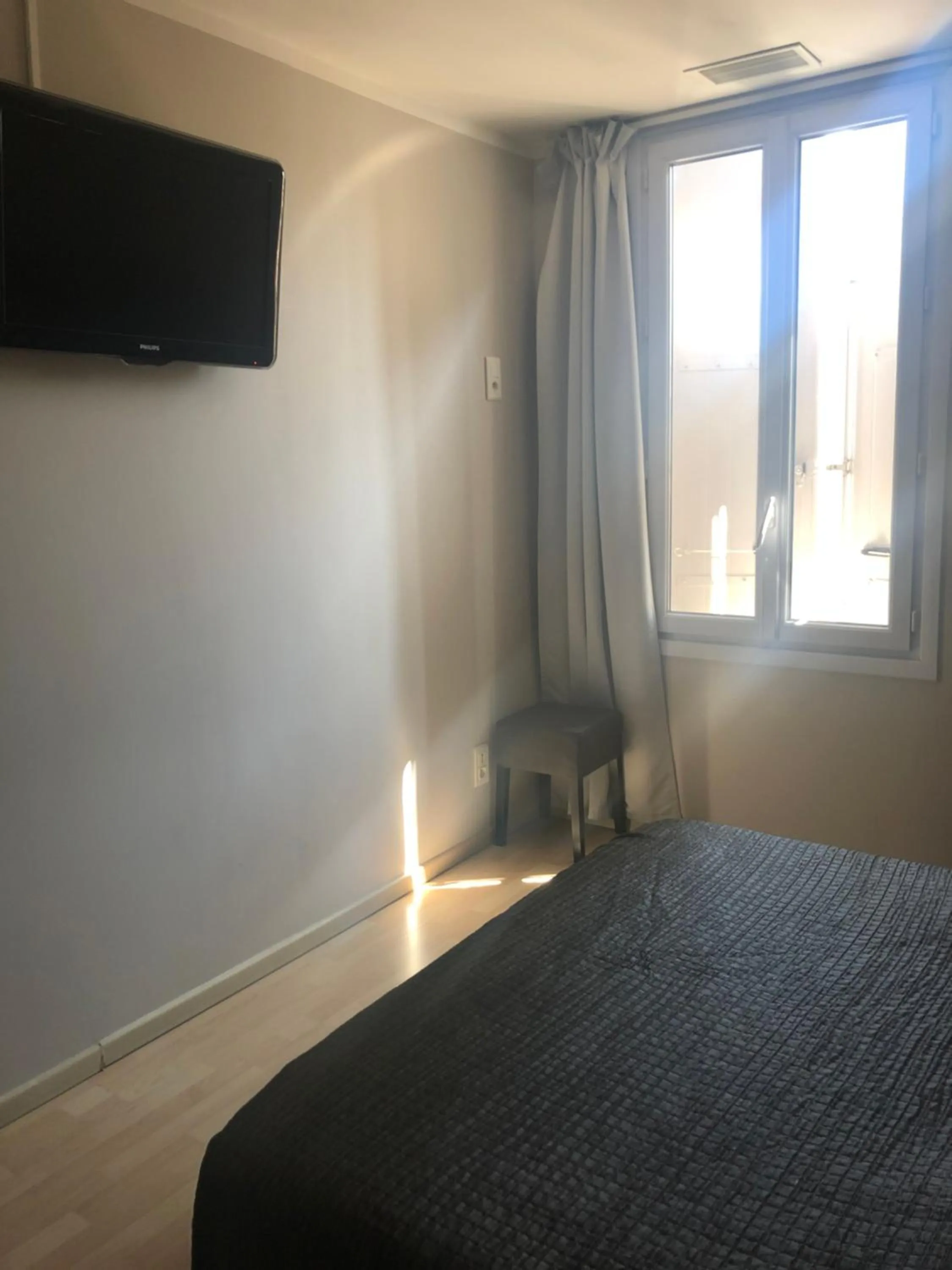 Bed in Hôtel Le Lys d'Or