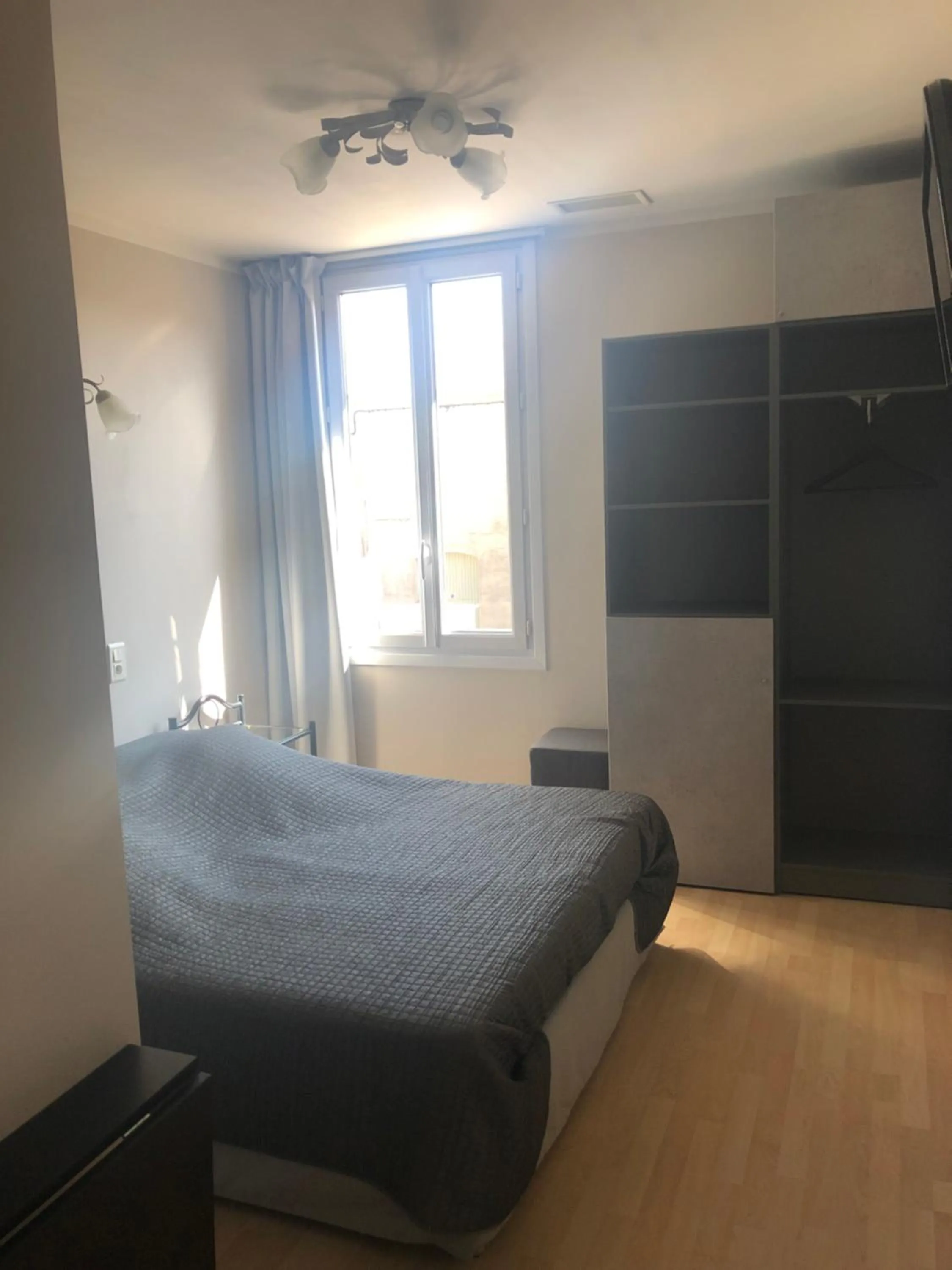 Bed in Hôtel Le Lys d'Or