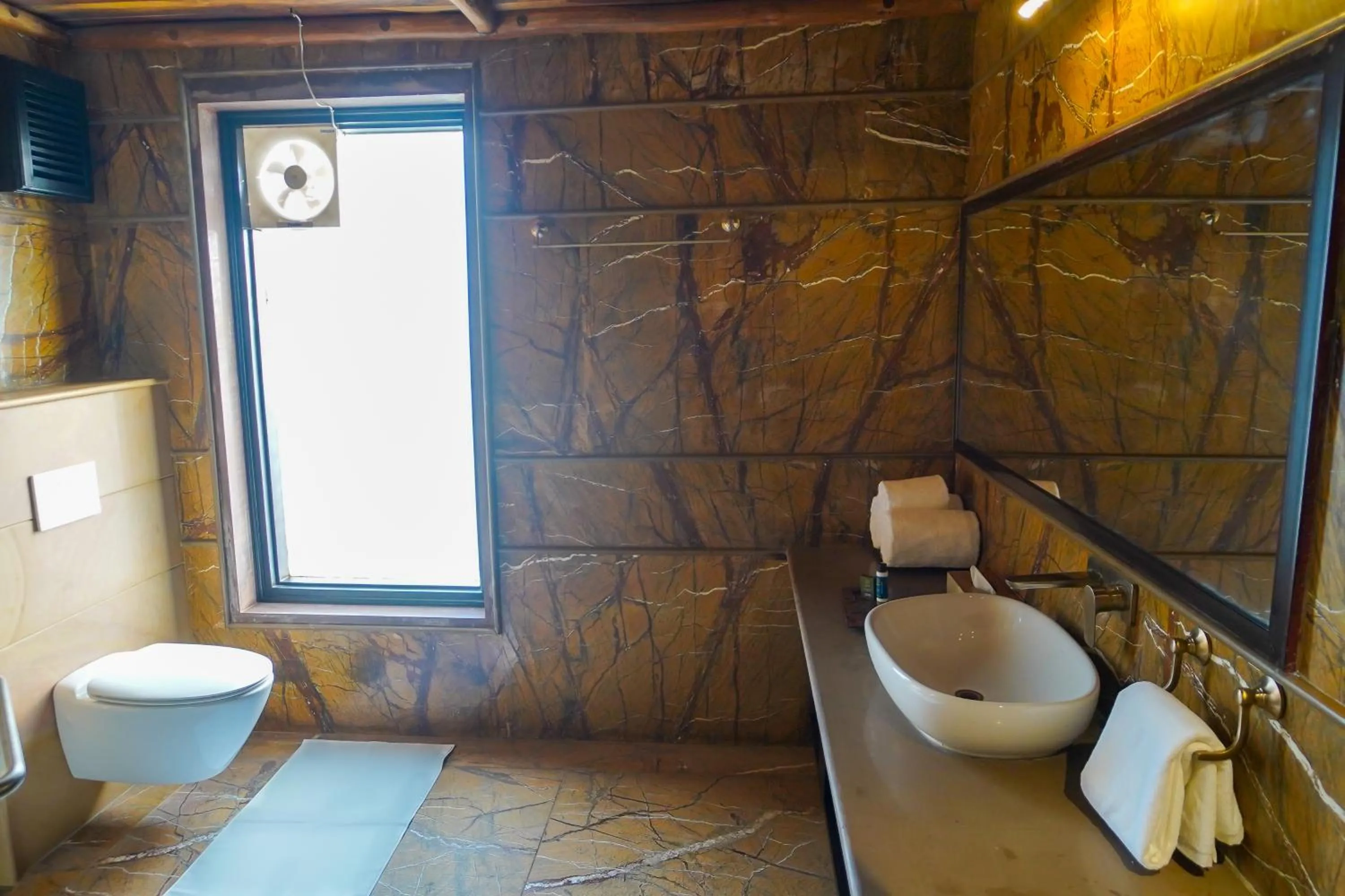 Toilet in AamaGhati Wildlife Resort, Ranthambore