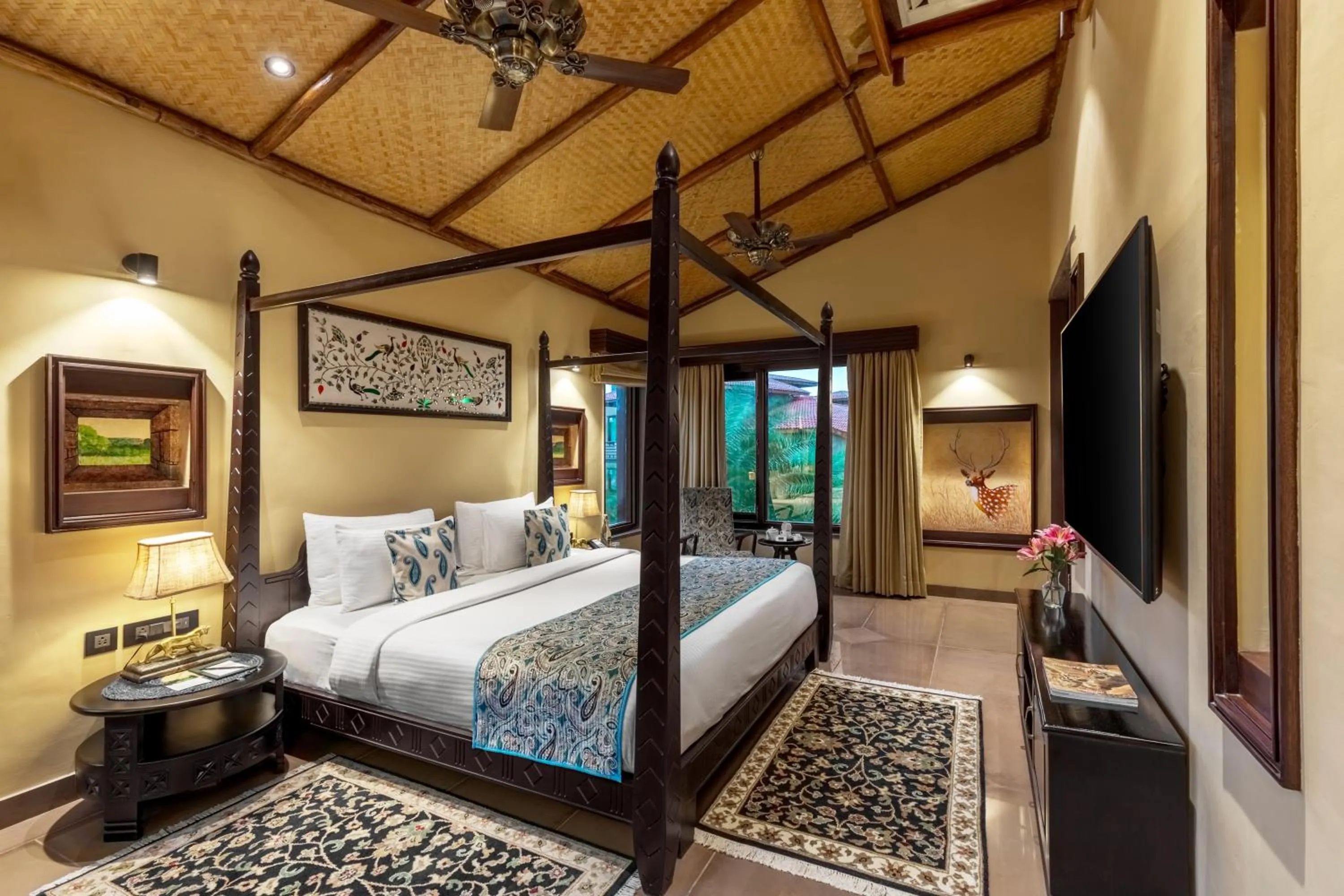 Bed in AamaGhati Wildlife Resort, Ranthambore