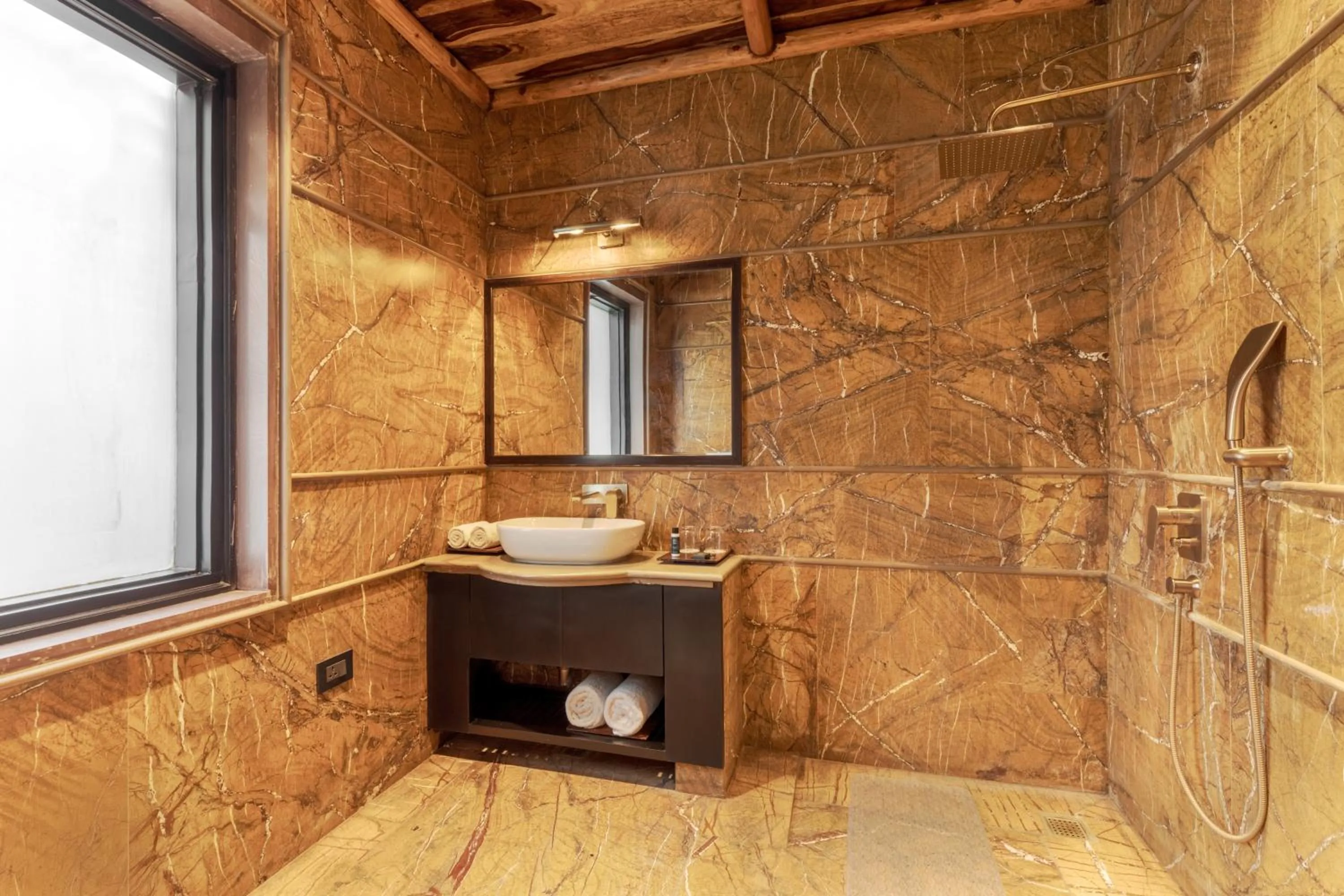 Bathroom in AamaGhati Wildlife Resort, Ranthambore