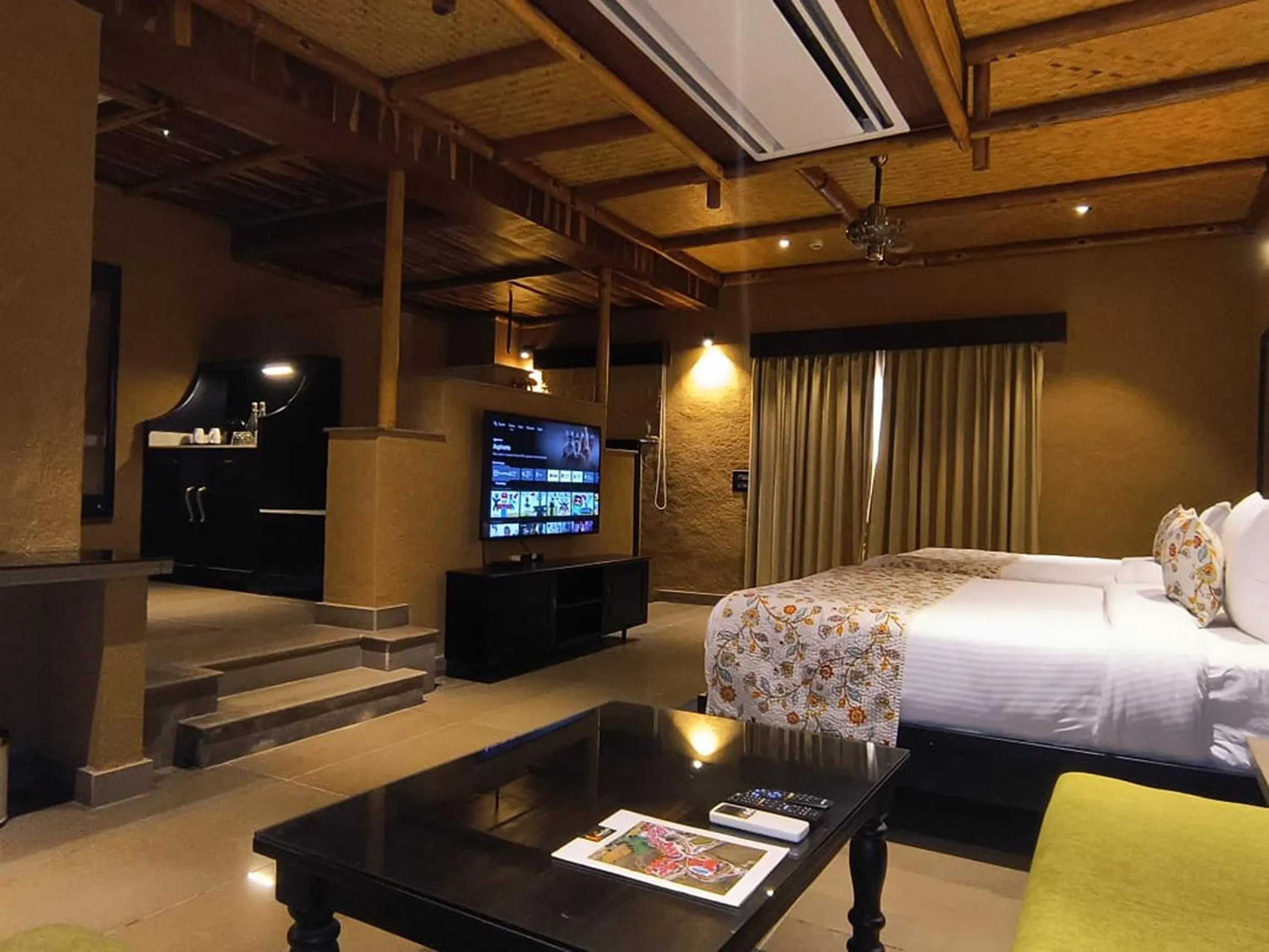 Bedroom, Bed in AamaGhati Wildlife Resort, Ranthambore