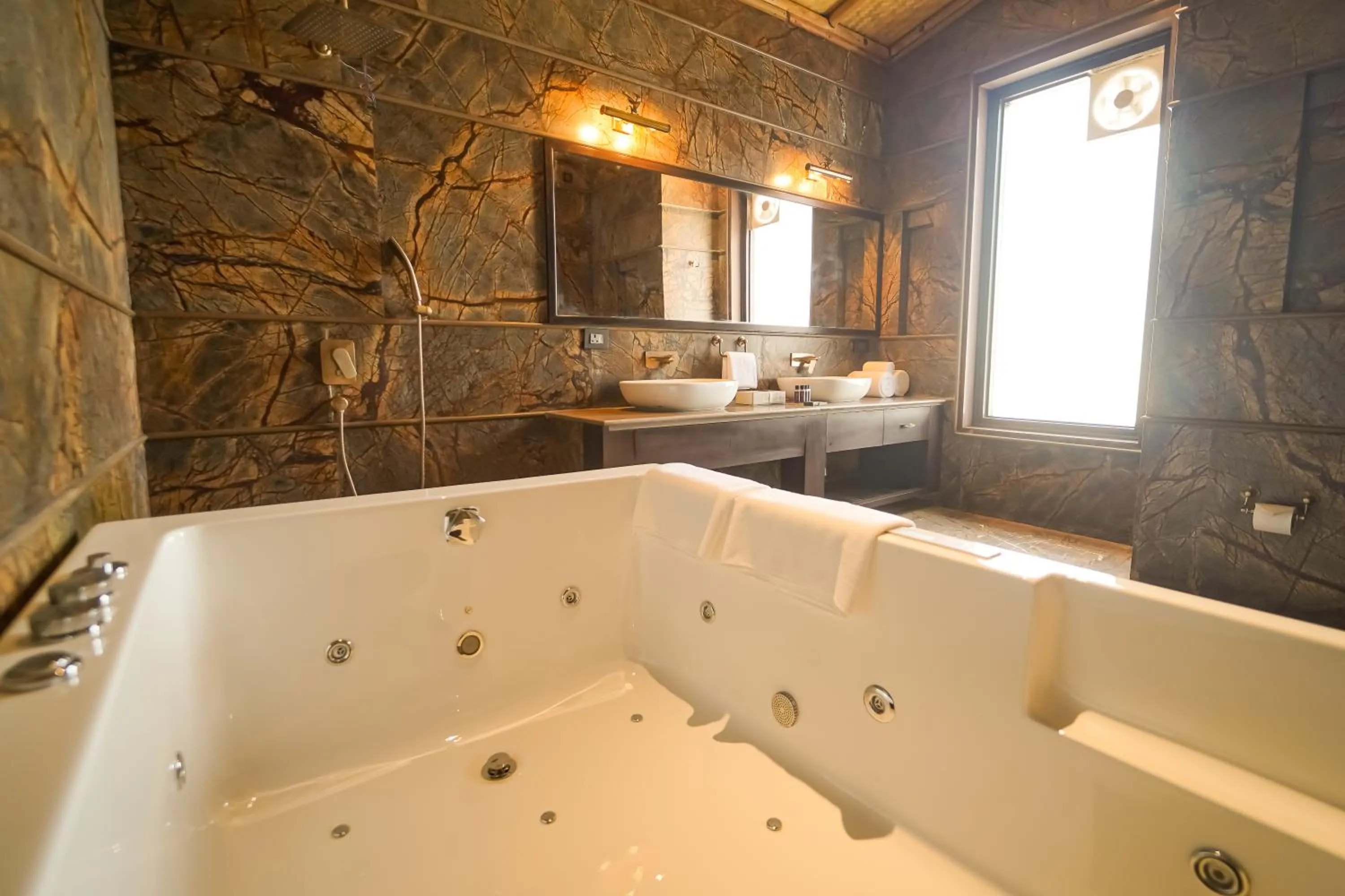 Bathroom in AamaGhati Wildlife Resort, Ranthambore