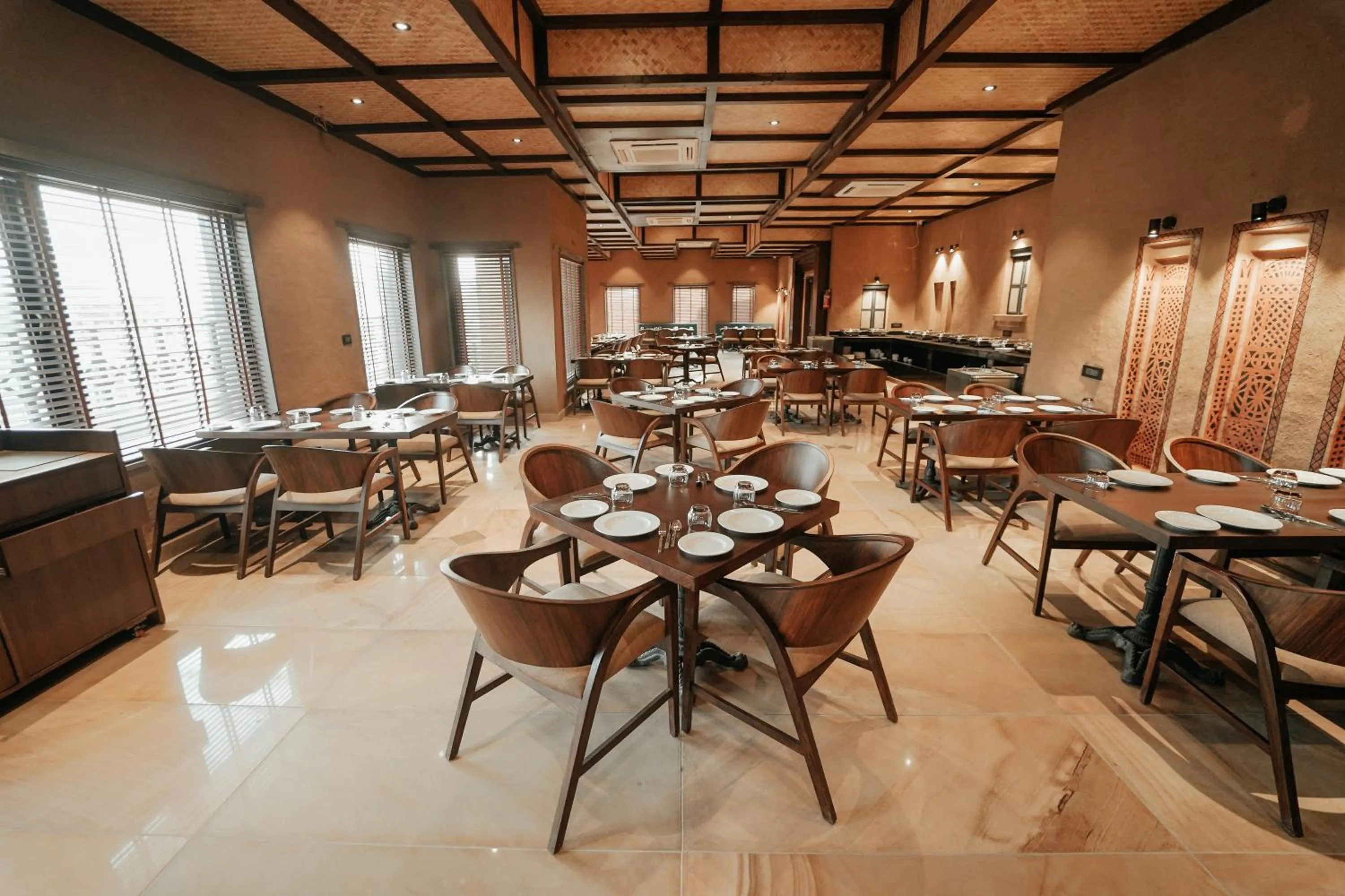 Restaurant/places to eat in AamaGhati Wildlife Resort, Ranthambore