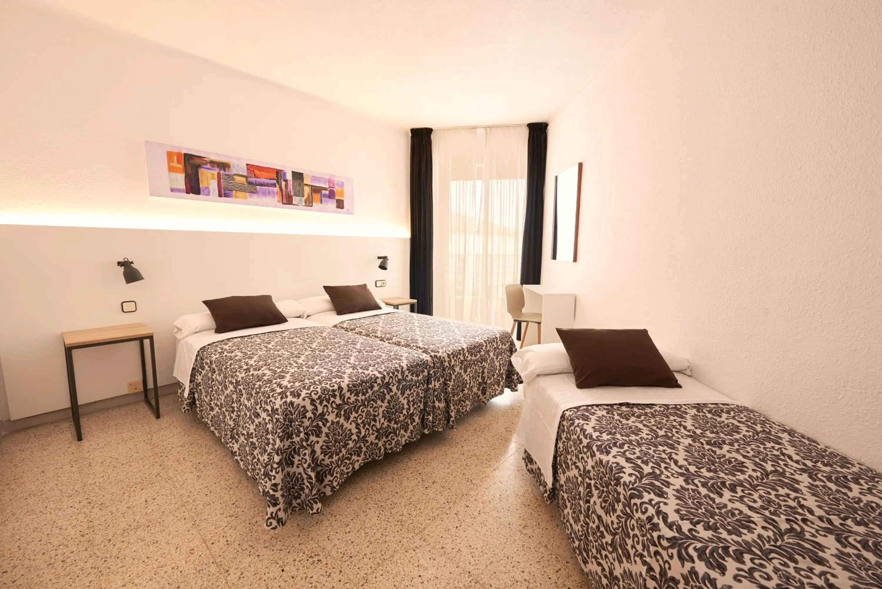 Bed in Hotel Miami Calella - El de siempre, como nunca