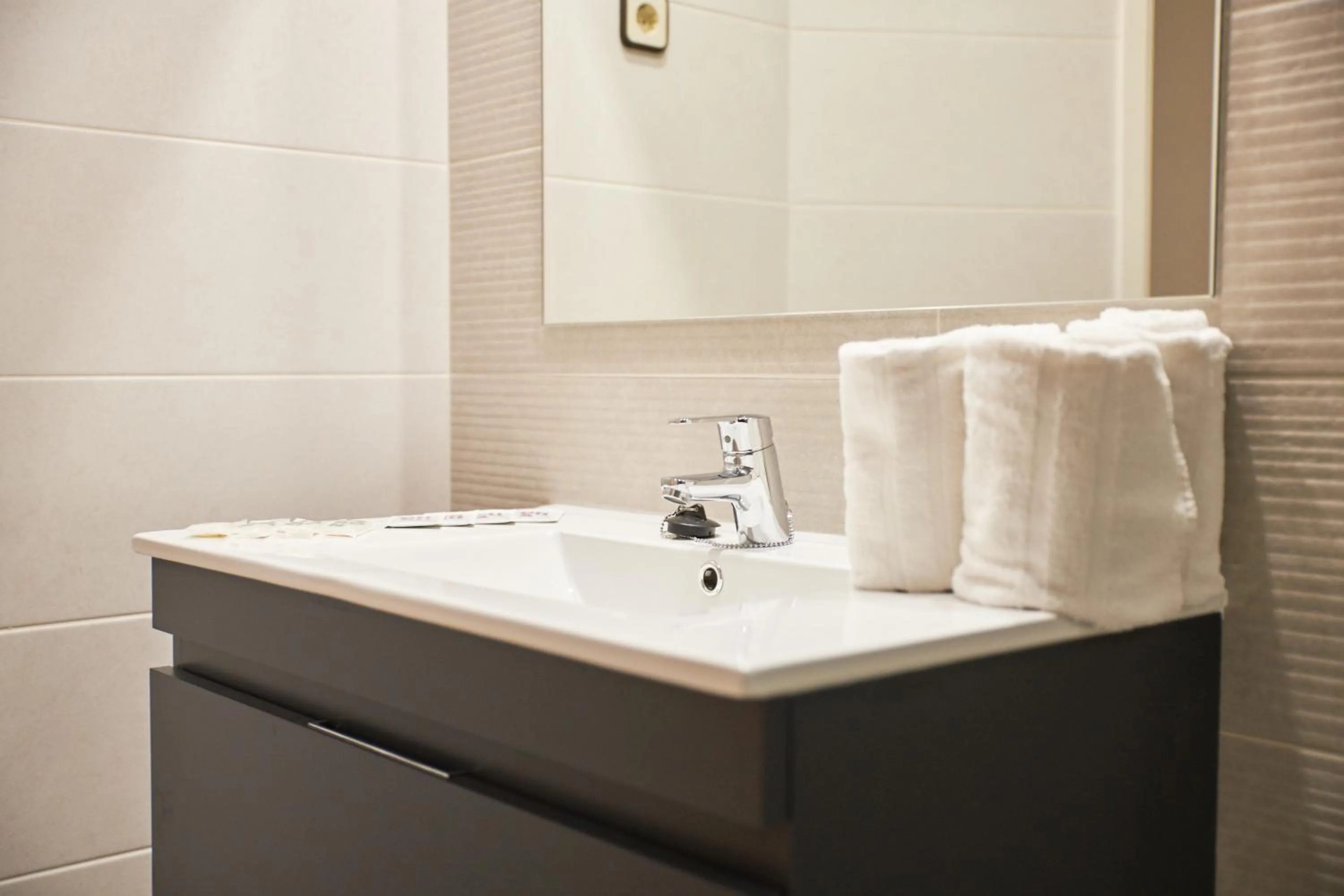 Bathroom in Hotel Miami Calella - El de siempre, como nunca