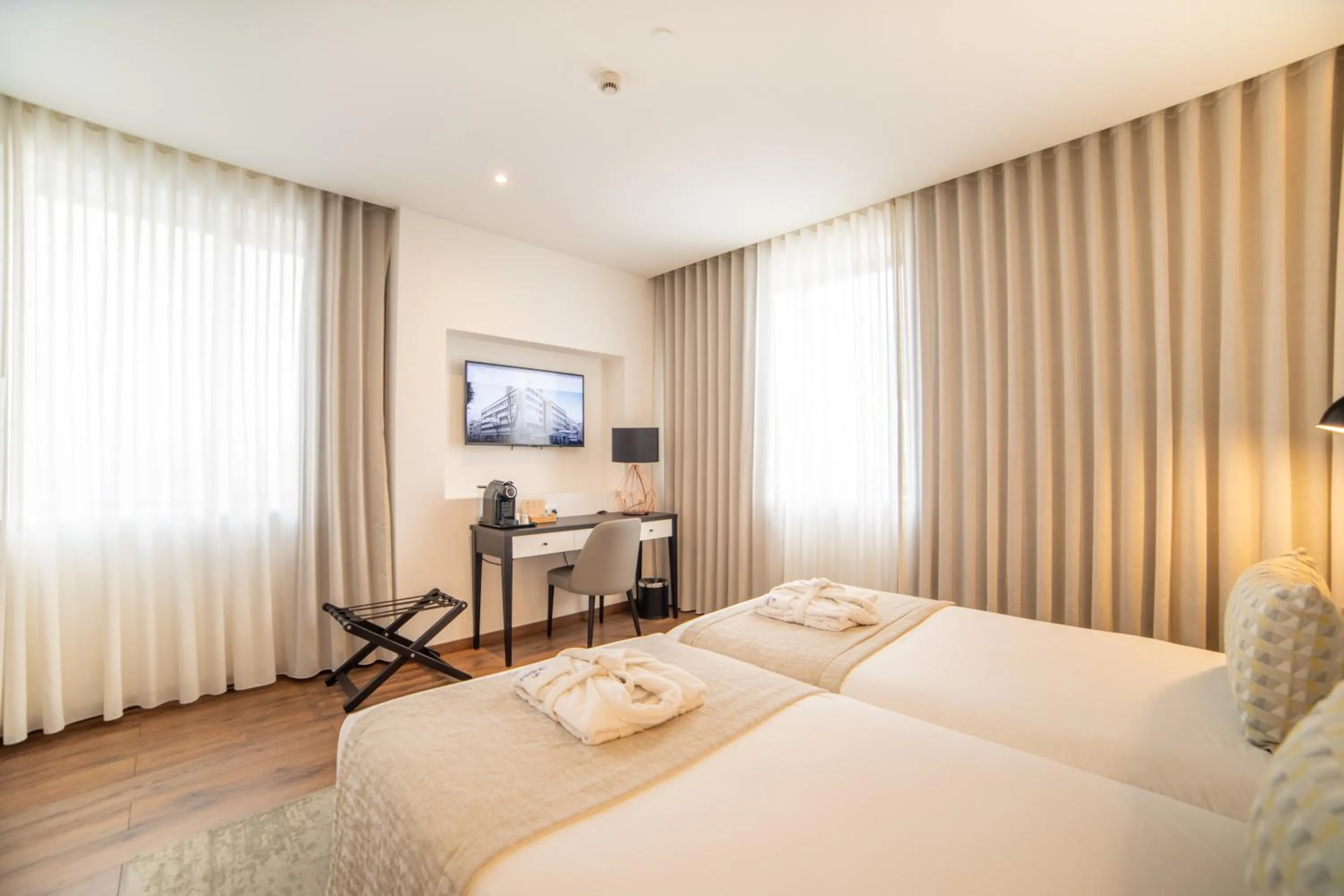 Bedroom, Bed in VIP Executive Picoas Hotel