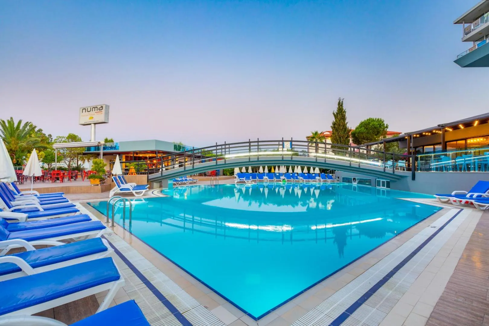 Swimming pool in Numa Konaktepe Hotel - All Inclusive