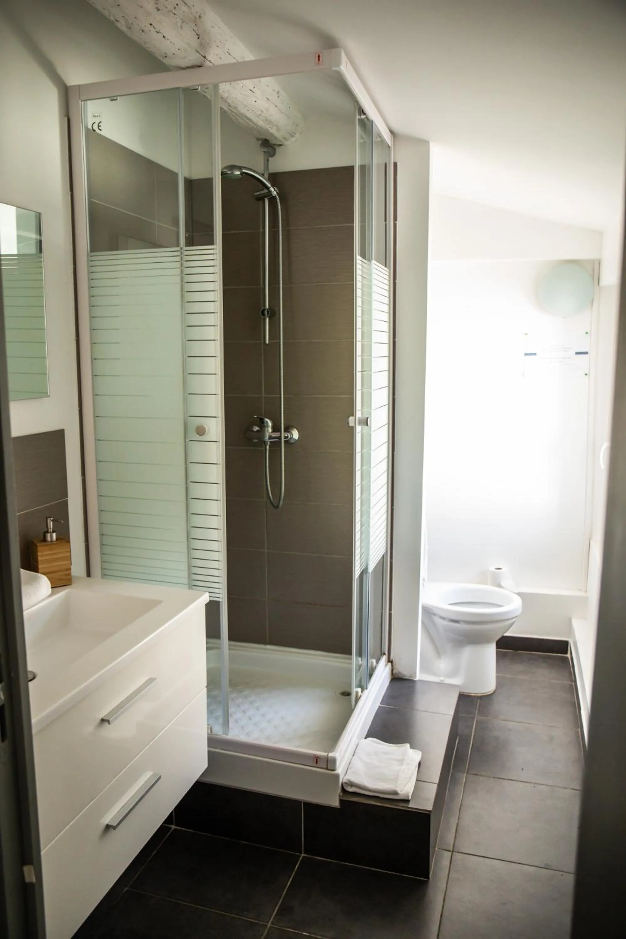 Shower in Auberge Sainte Marguerite