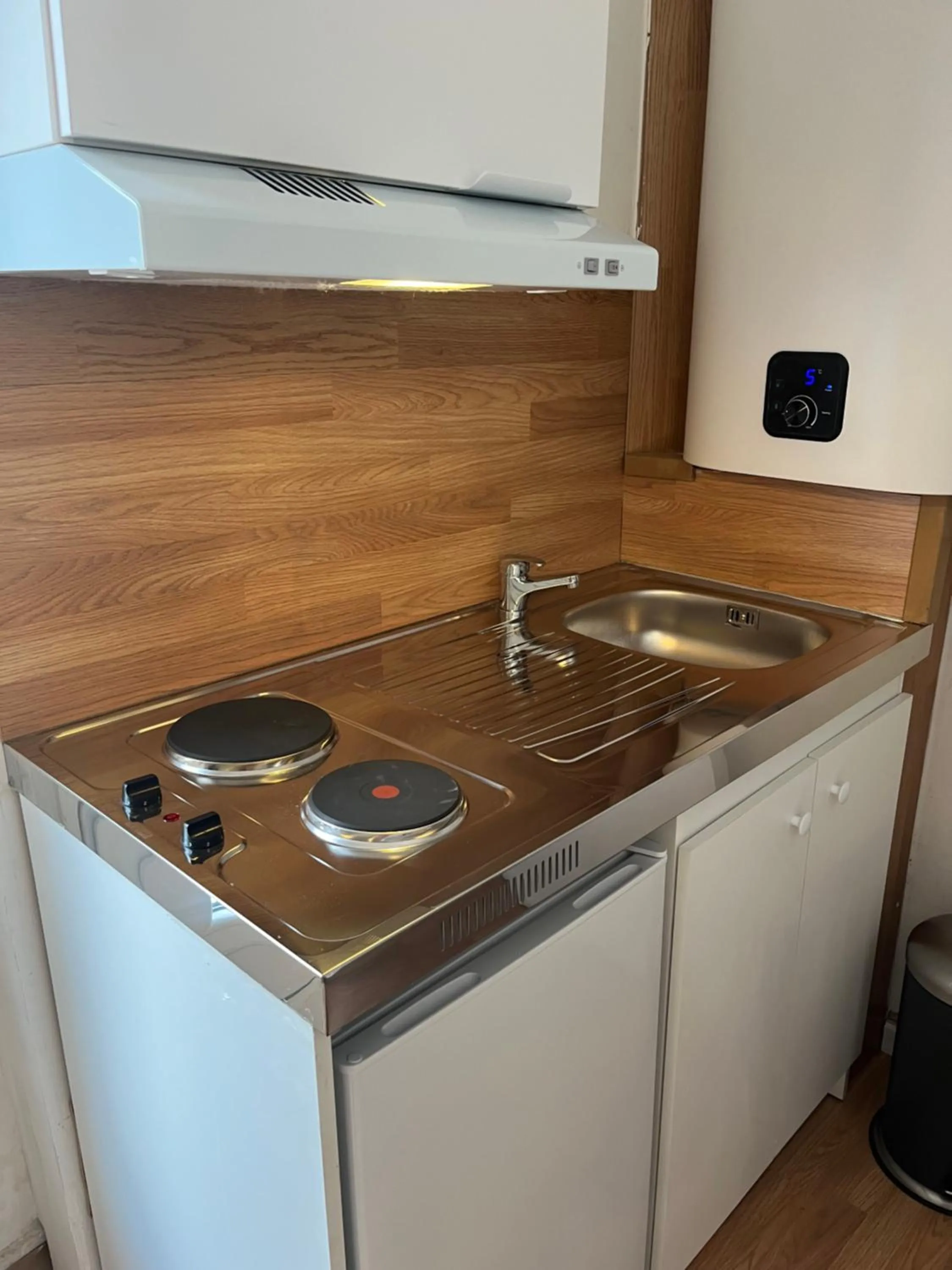 Kitchen or kitchenette in Auberge Sainte Marguerite