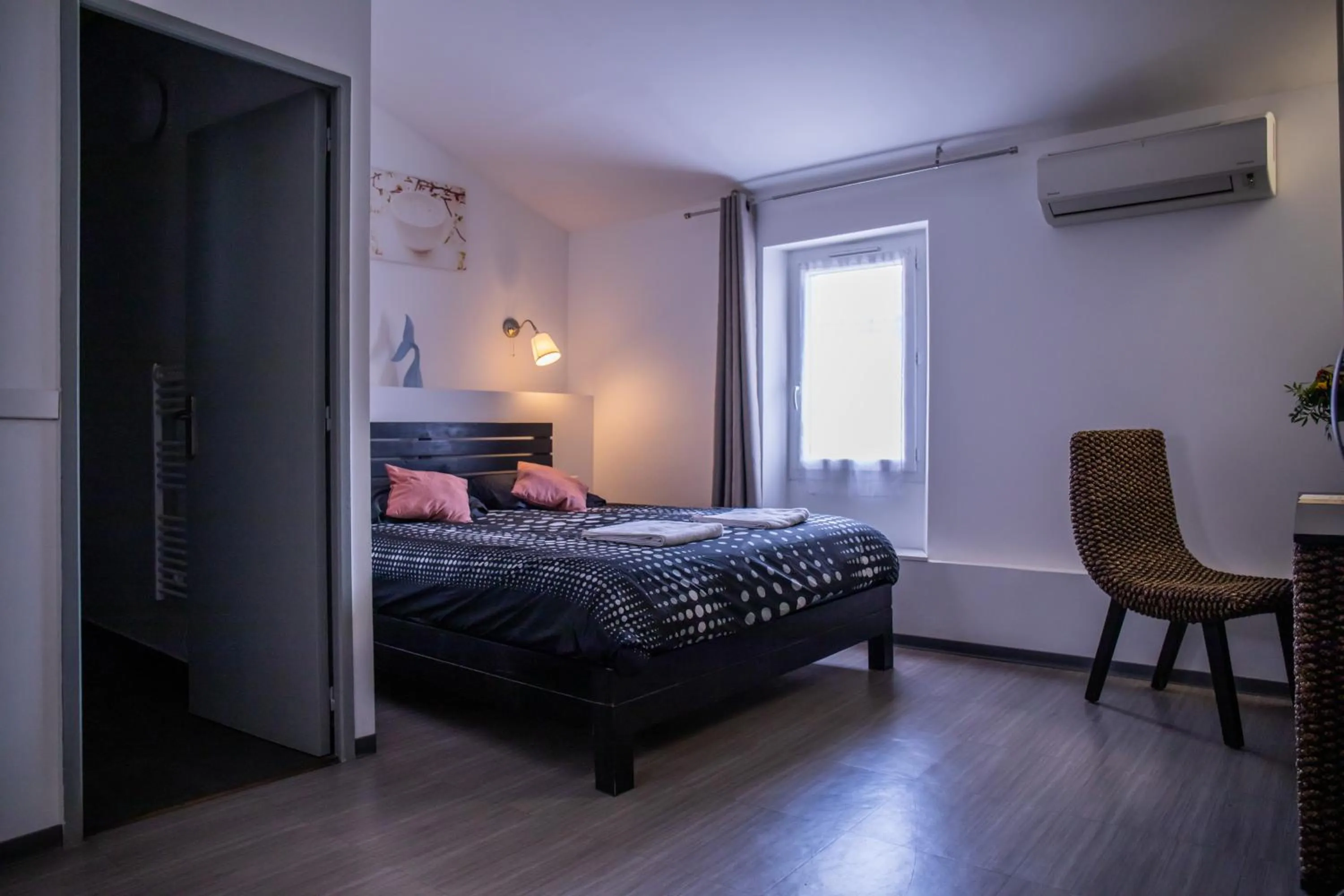 Bed in Auberge Sainte Marguerite