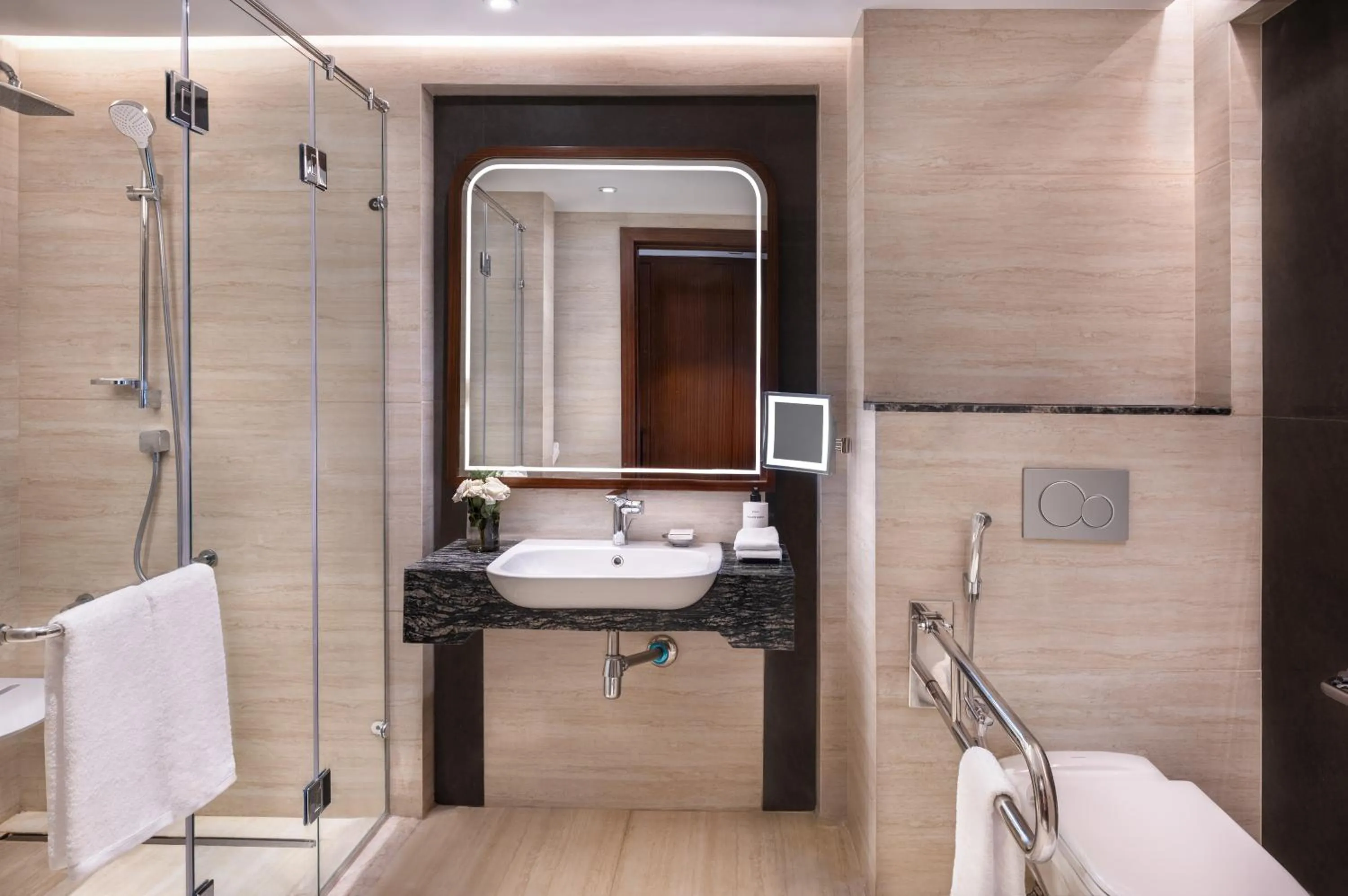 Shower in Conrad Cairo Hotel & Casino