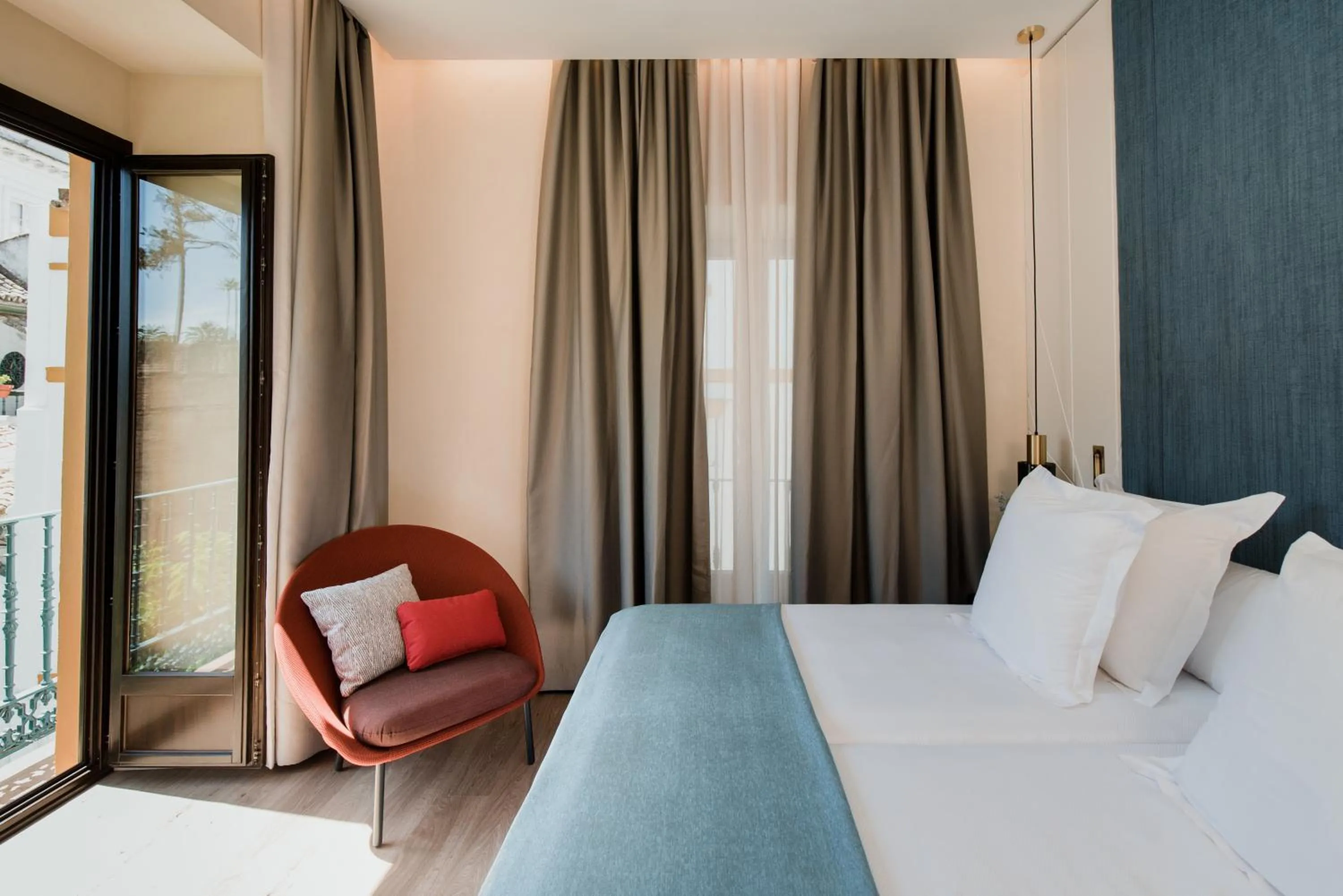 Bed in Suites Murillo Plaza Sta. Cruz