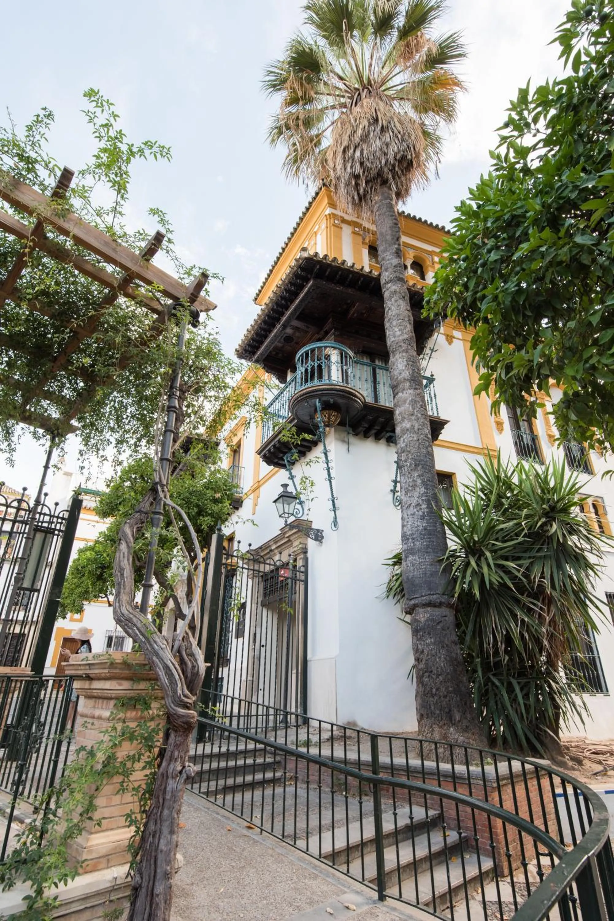 Property building in Suites Murillo Plaza Sta. Cruz