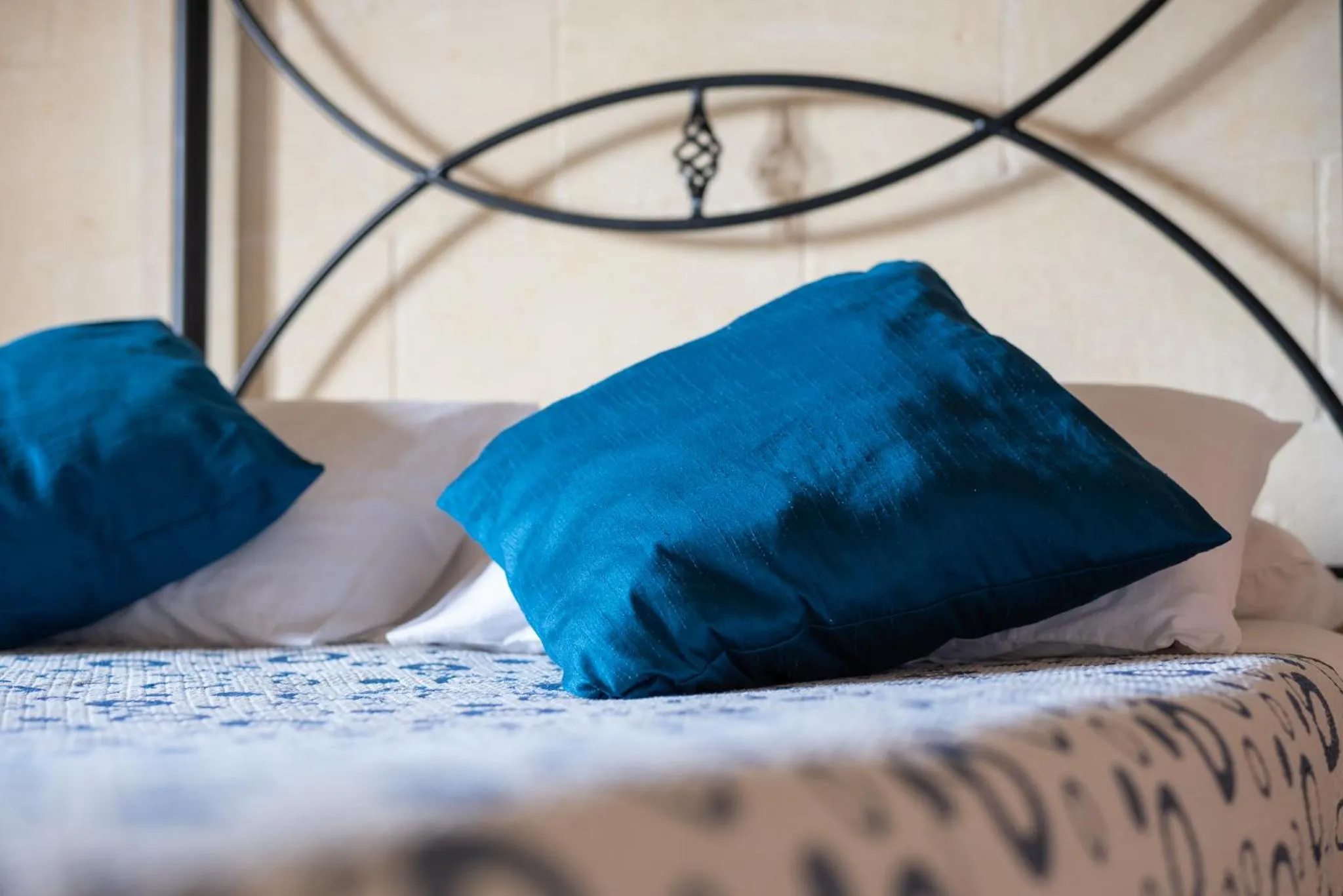 Decorative detail, Bed in Mood Farmhouse B&B