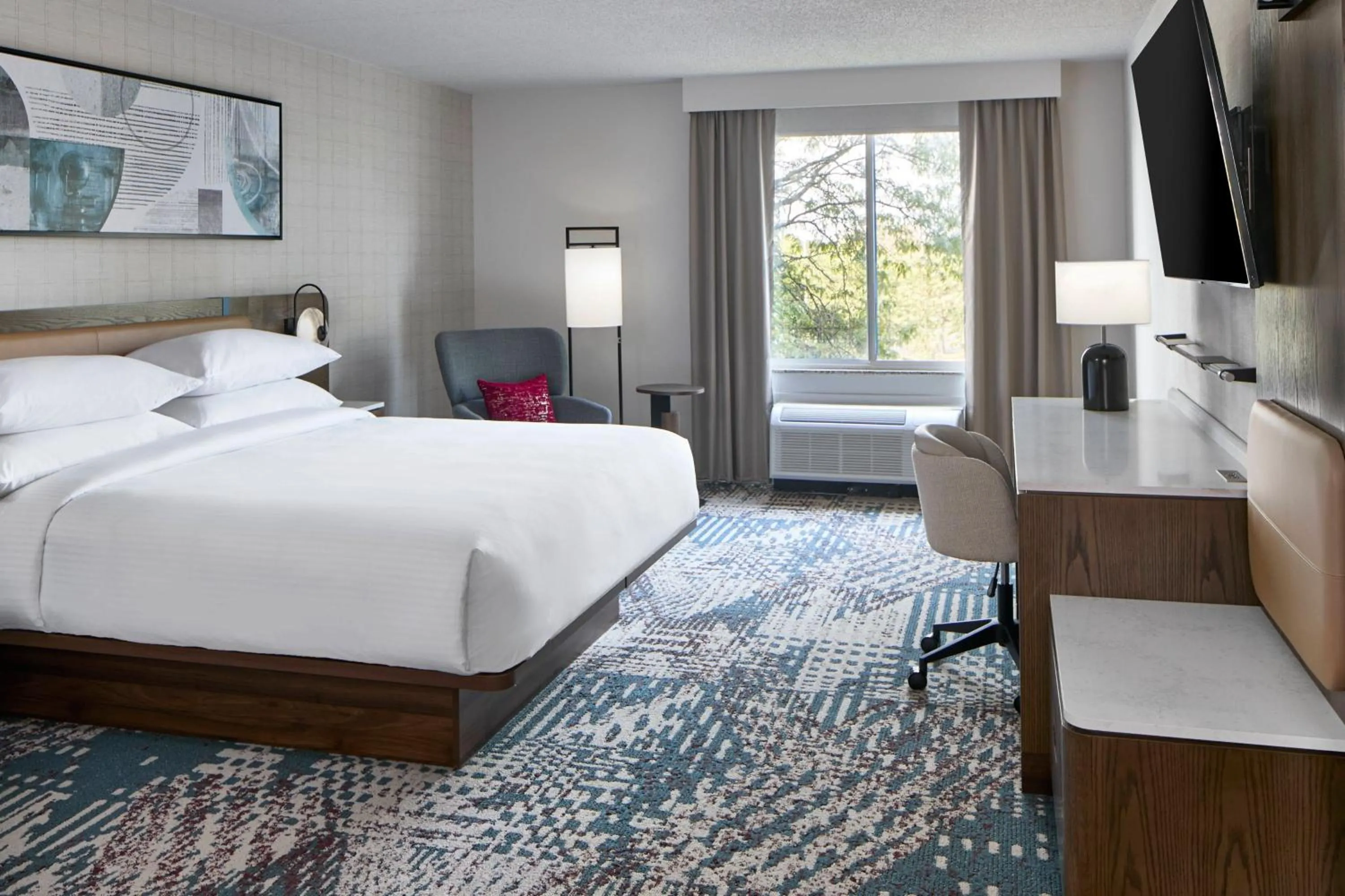 Photo of the whole room, Bed in Delta Hotels by Marriott Toledo