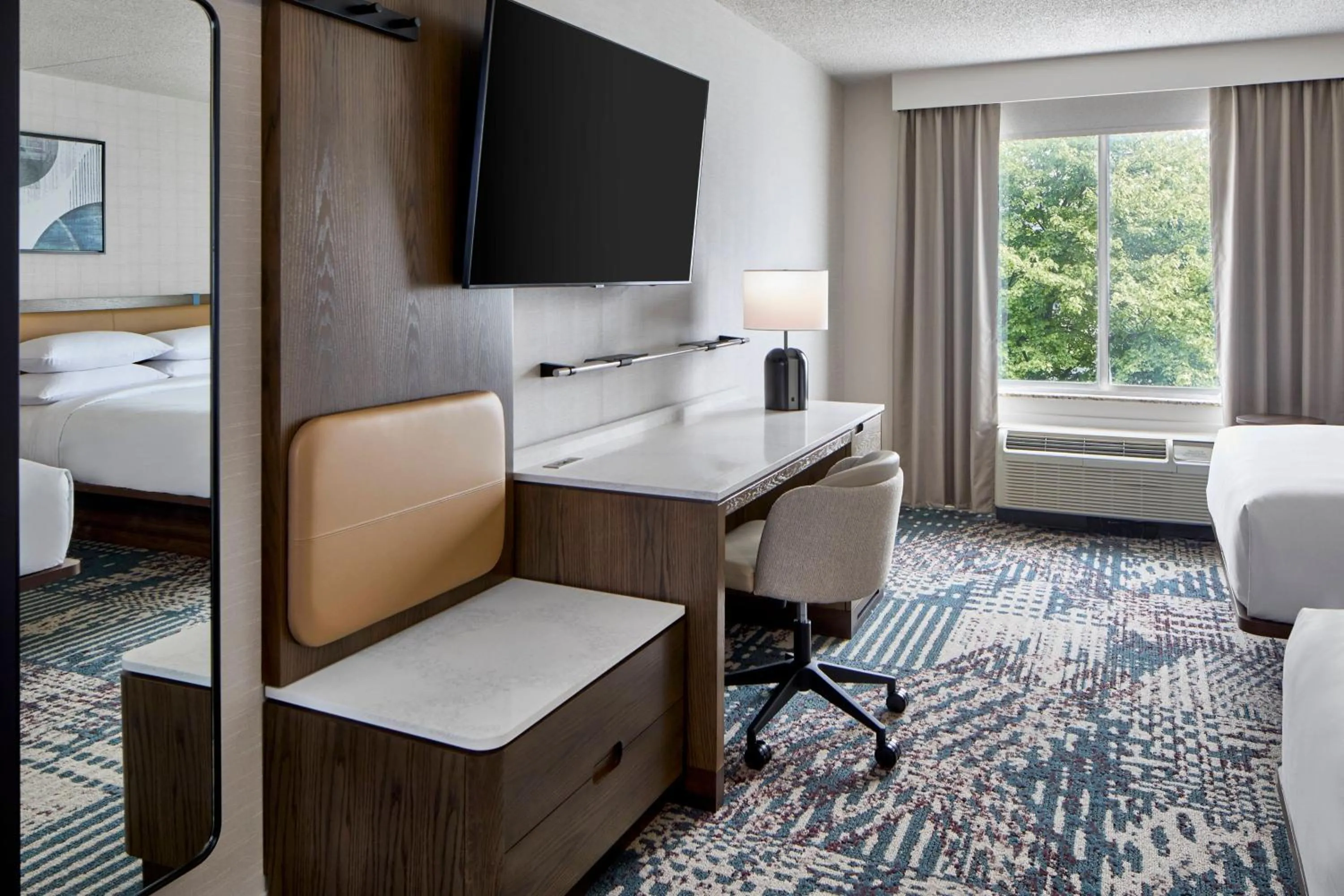 Photo of the whole room, Bed in Delta Hotels by Marriott Toledo