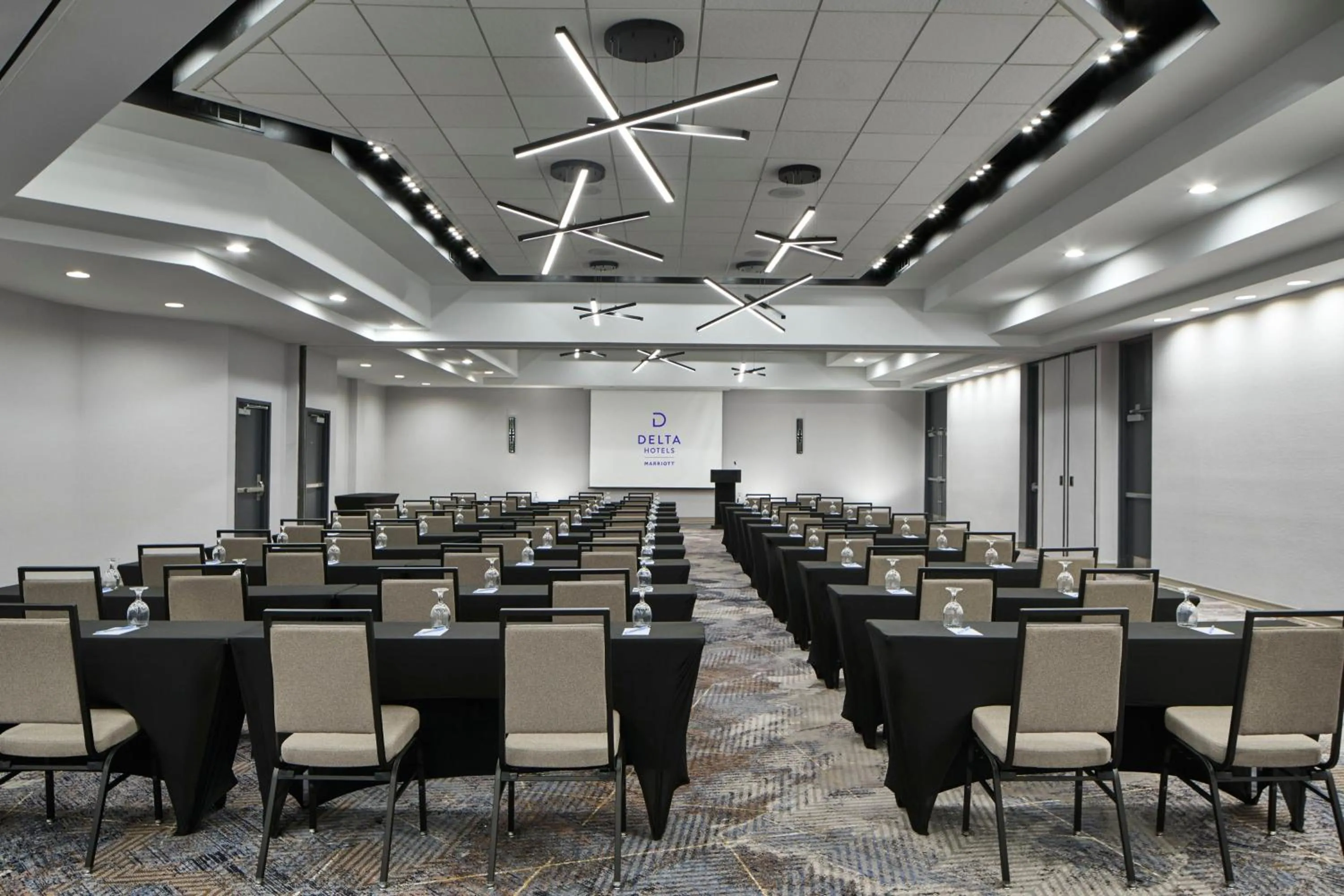 Meeting/conference room in Delta Hotels by Marriott Toledo