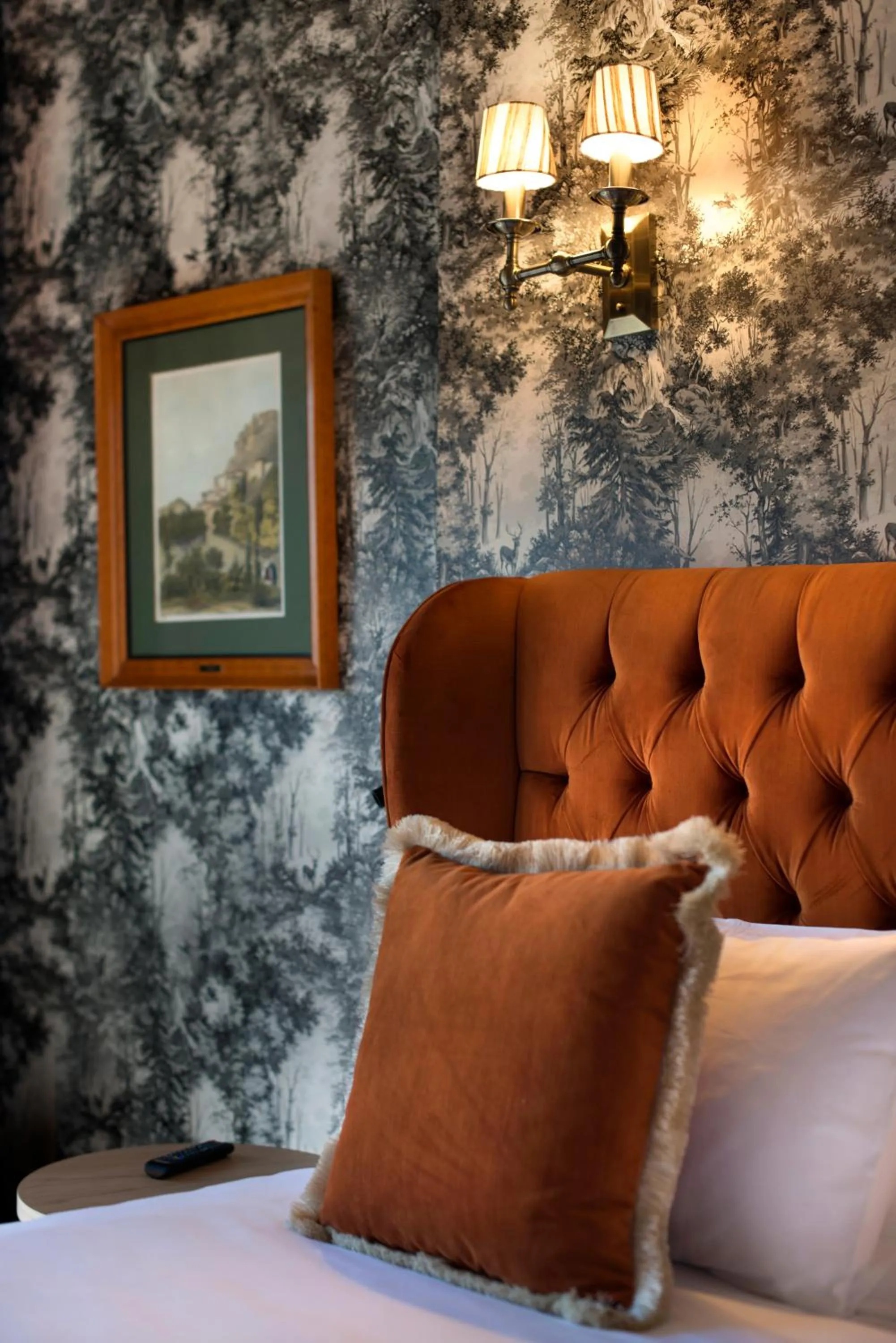 Decorative detail, Bed in The First One Madrid Preciados