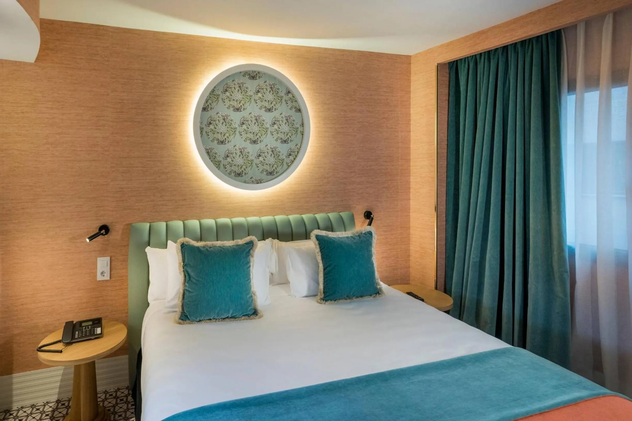 Photo of the whole room, Bed in The First One Madrid Preciados