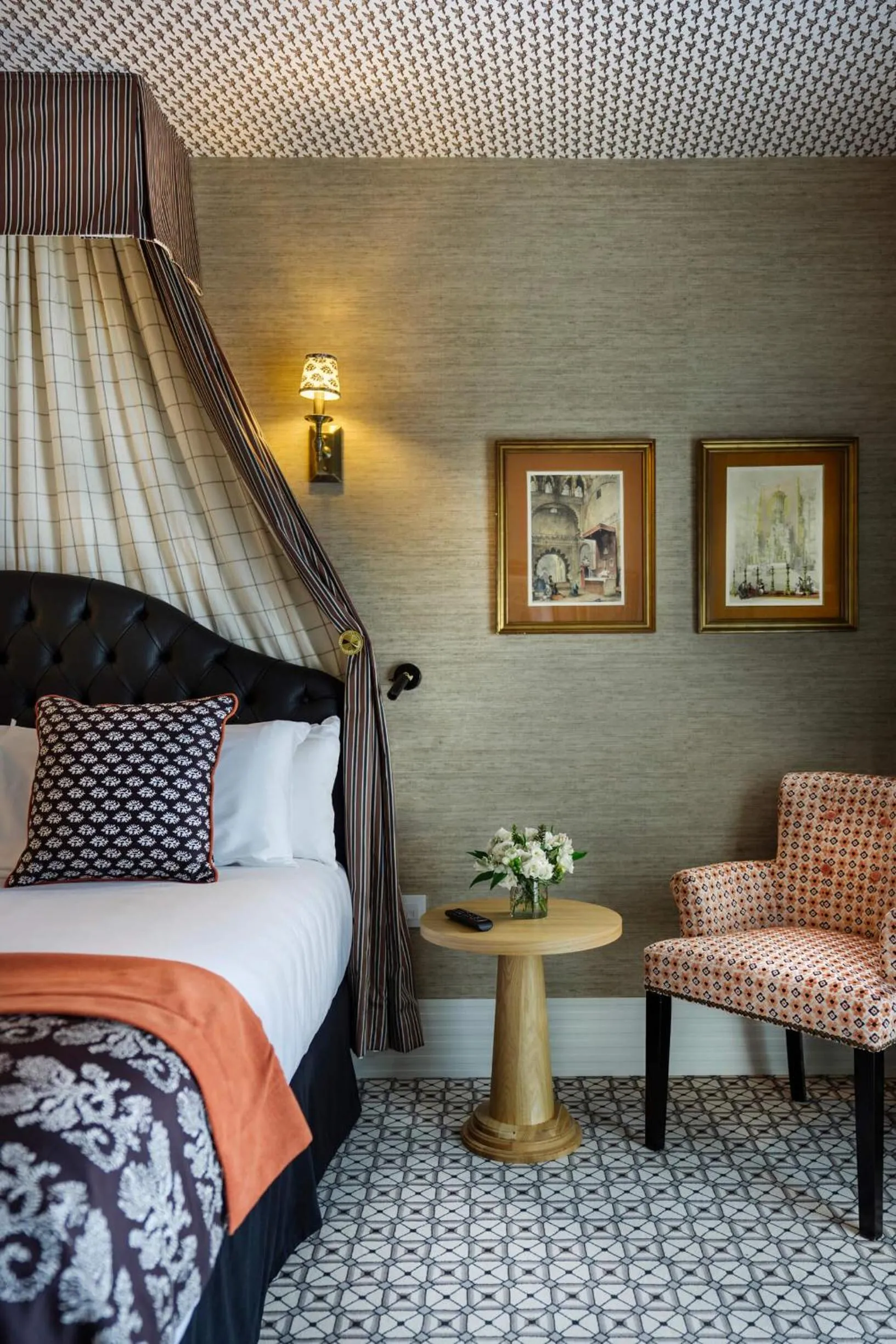 Photo of the whole room, Bed in The First One Madrid Preciados