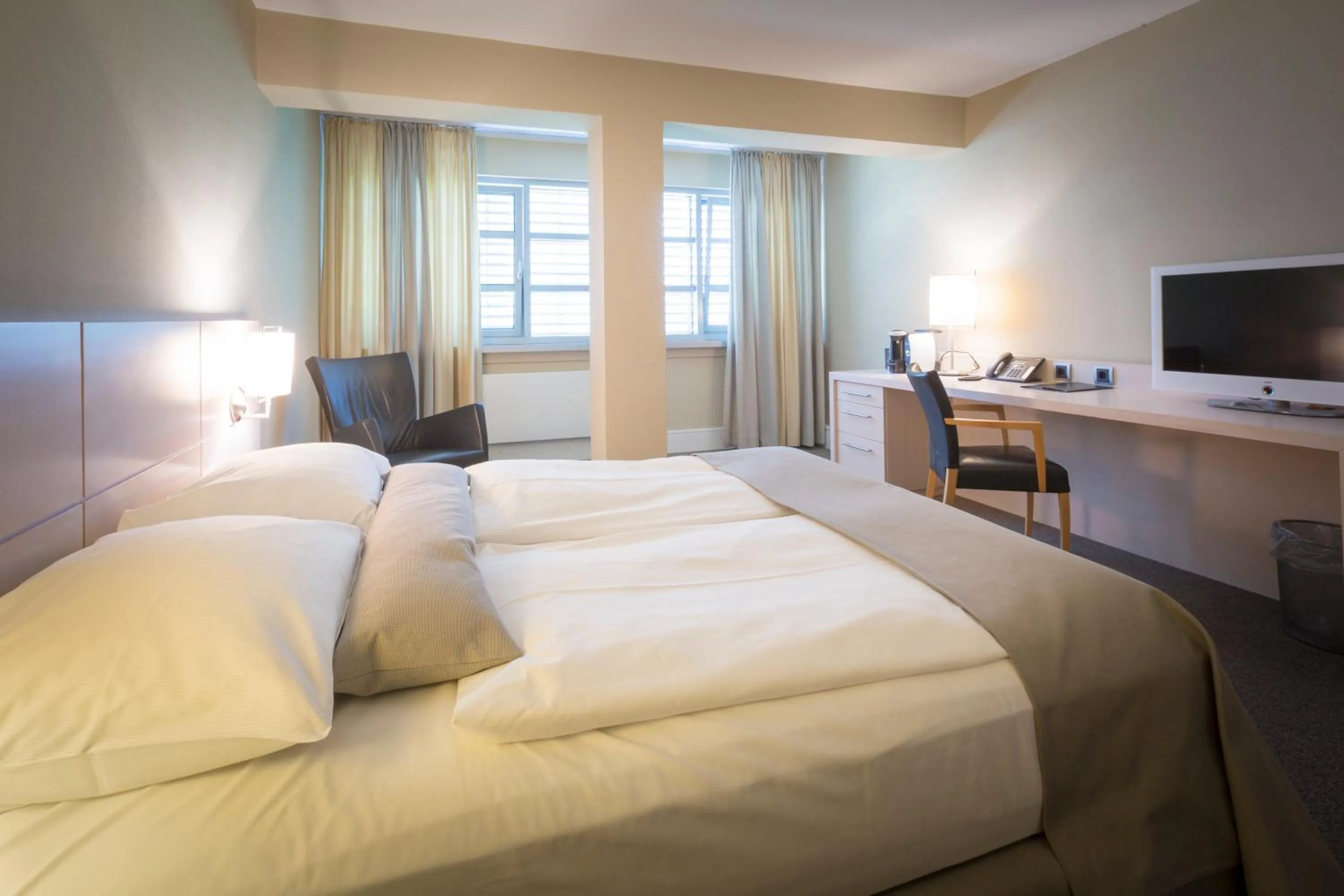 Photo of the whole room, Bed in Altera Hotel