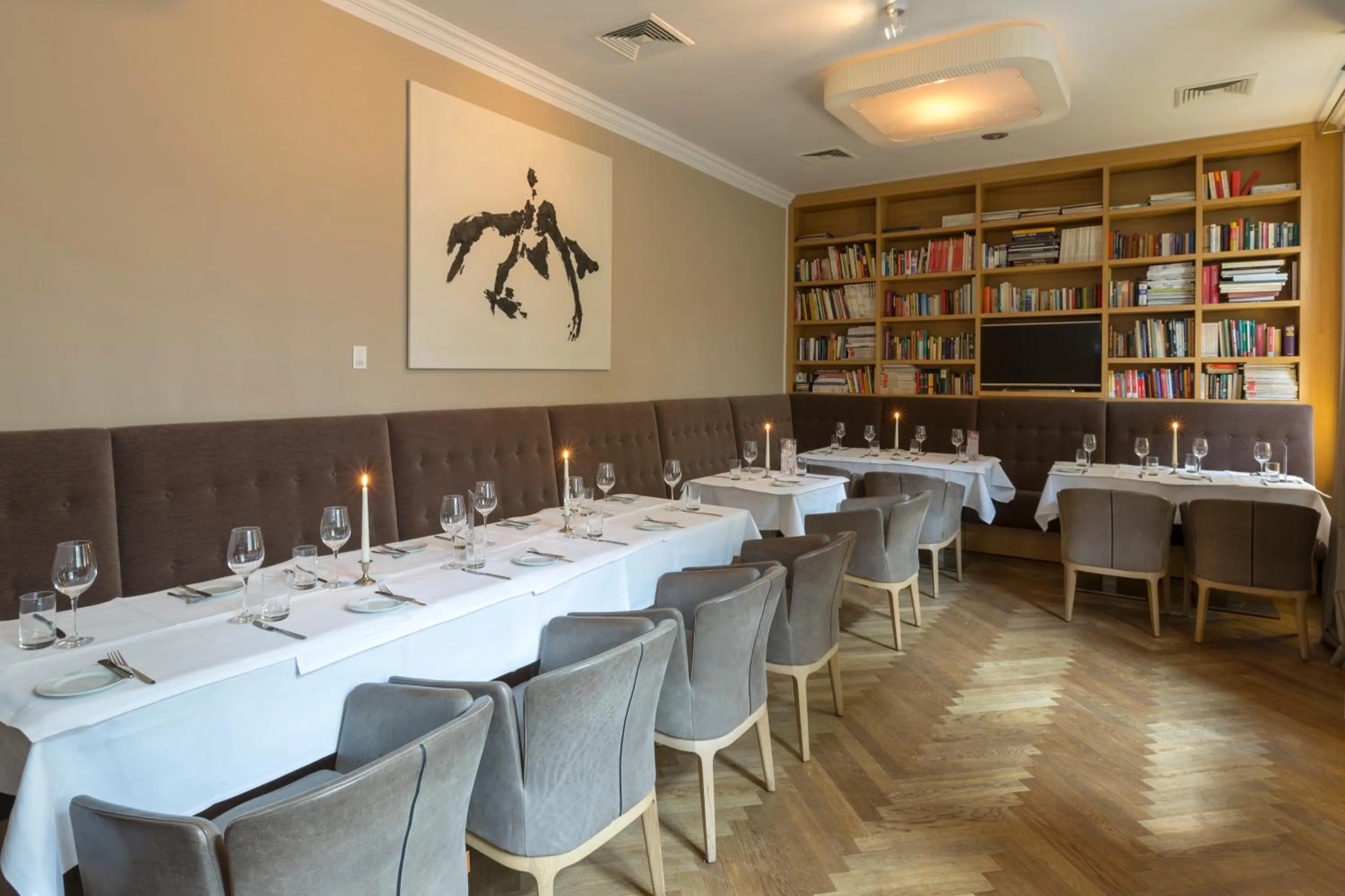 Restaurant/places to eat in Altera Hotel