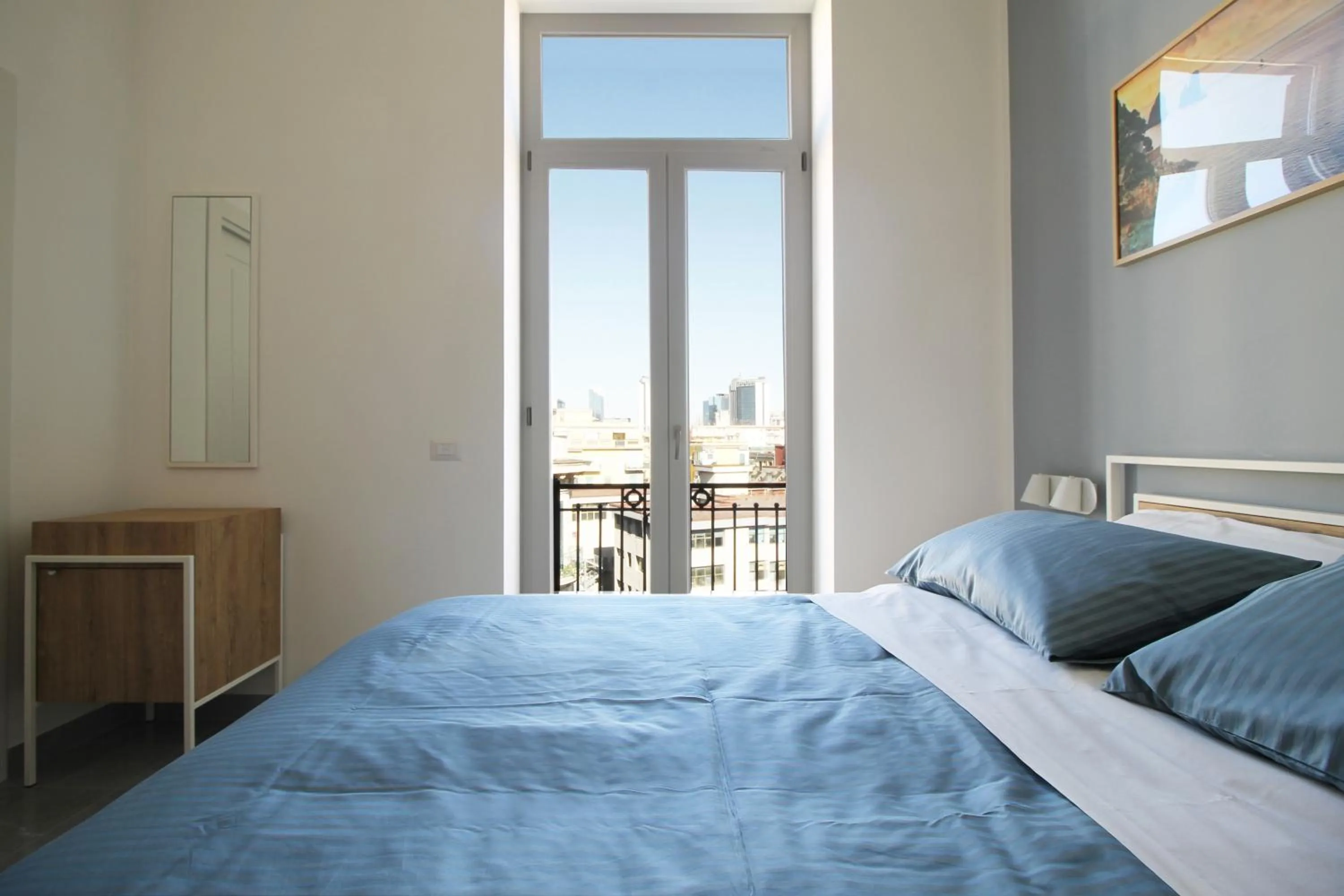 Bed in City View Naples