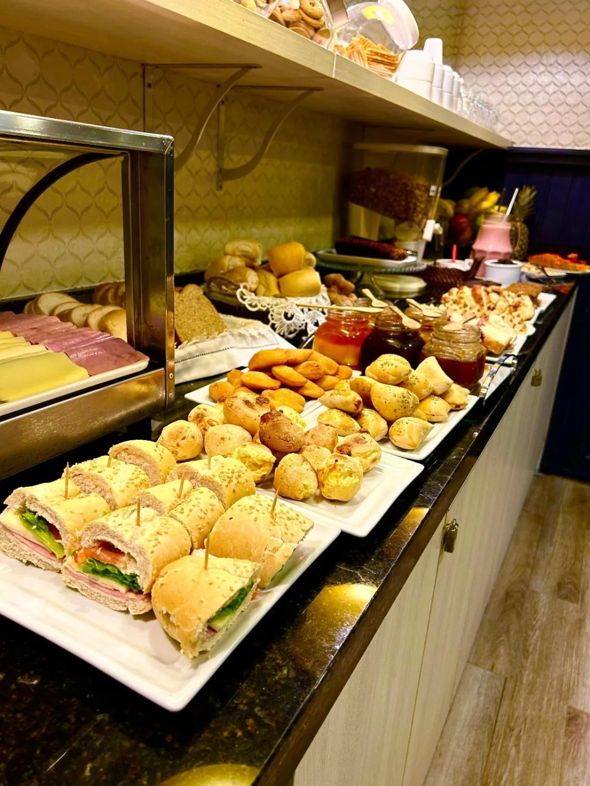 Buffet breakfast in Pousada Jasmim