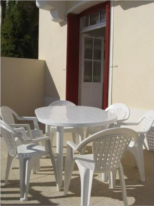 Property building in Appartements la Félicité