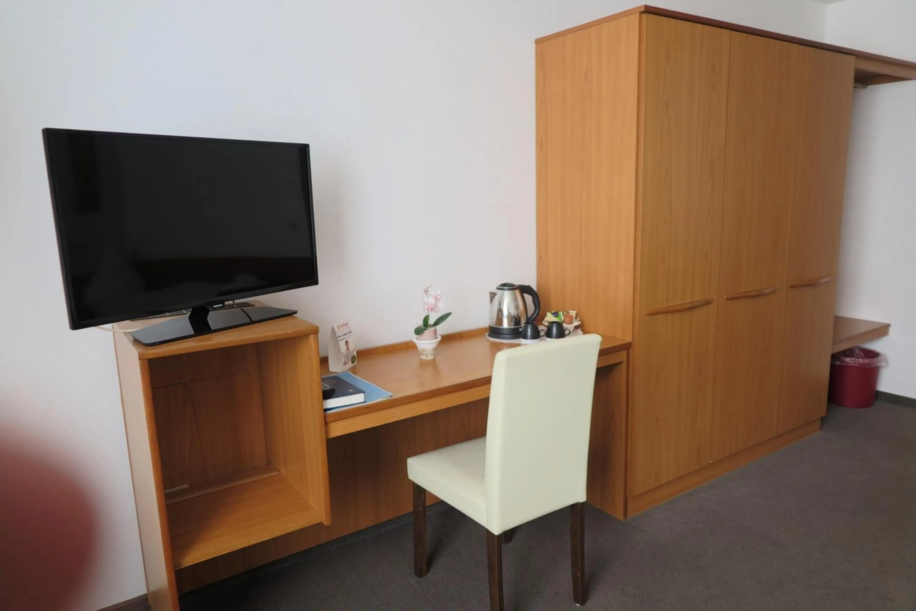 Photo of the whole room in Hotel Kaiser