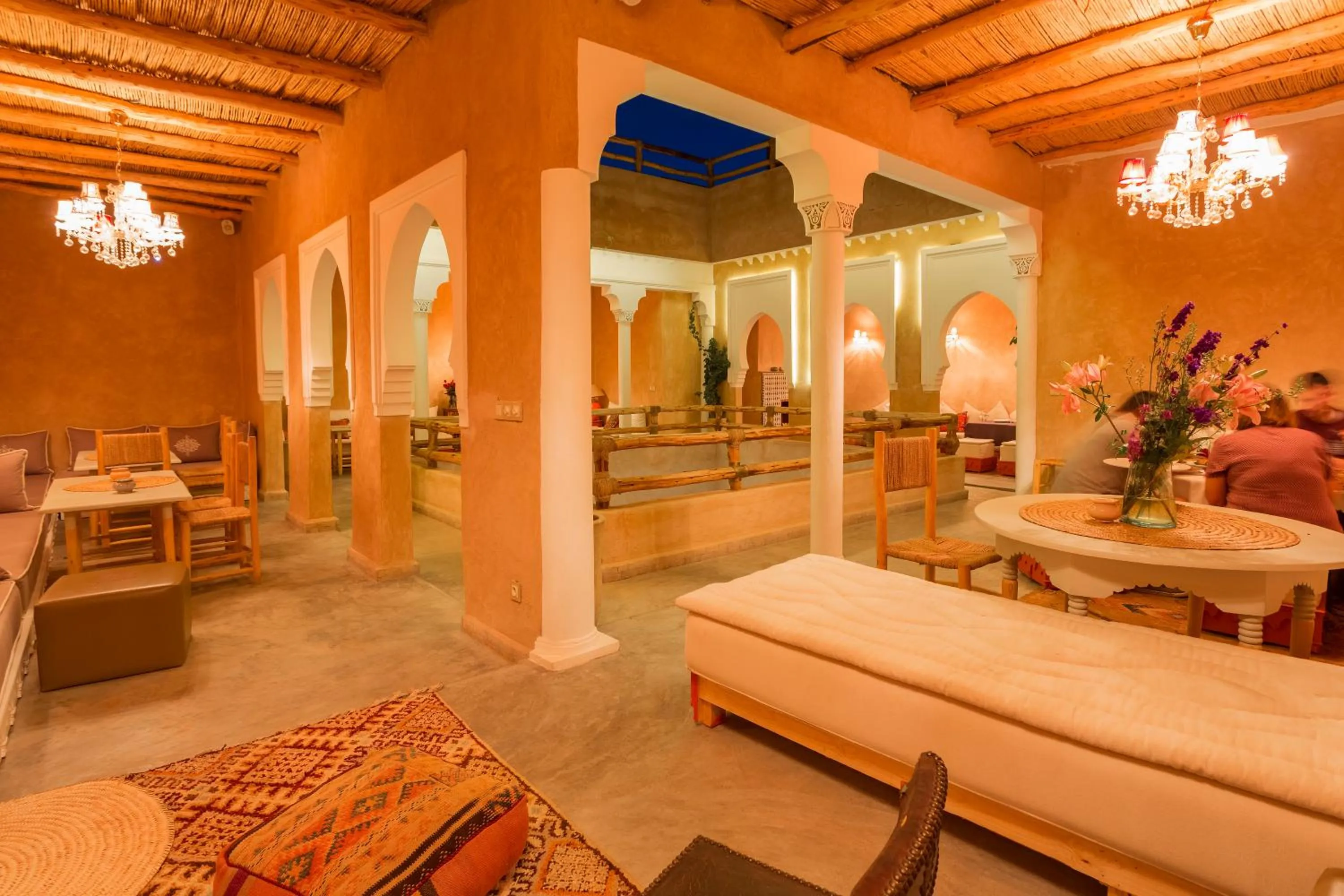 Restaurant/places to eat in Riad Chamali