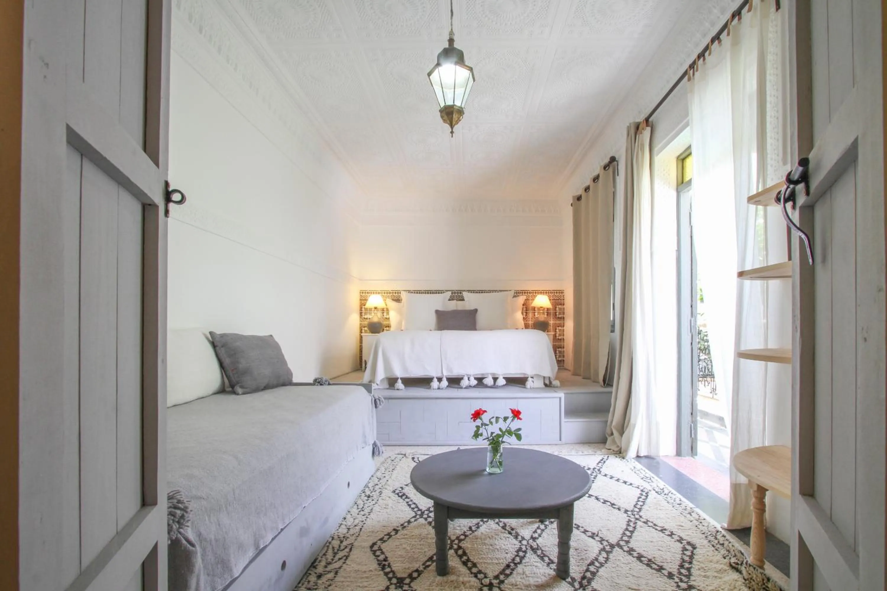 Photo of the whole room, Bed in Riad Chamali