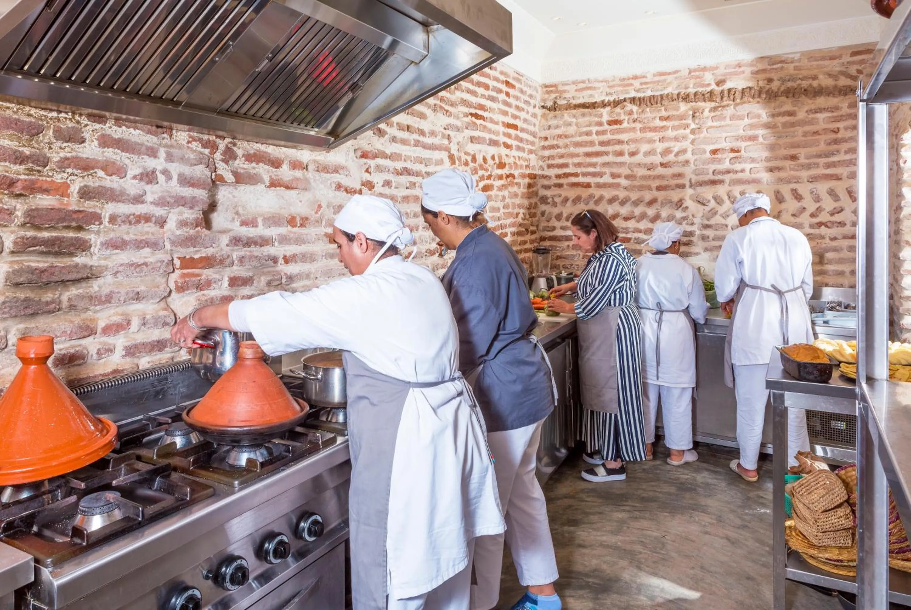 Restaurant/places to eat in Riad Chamali