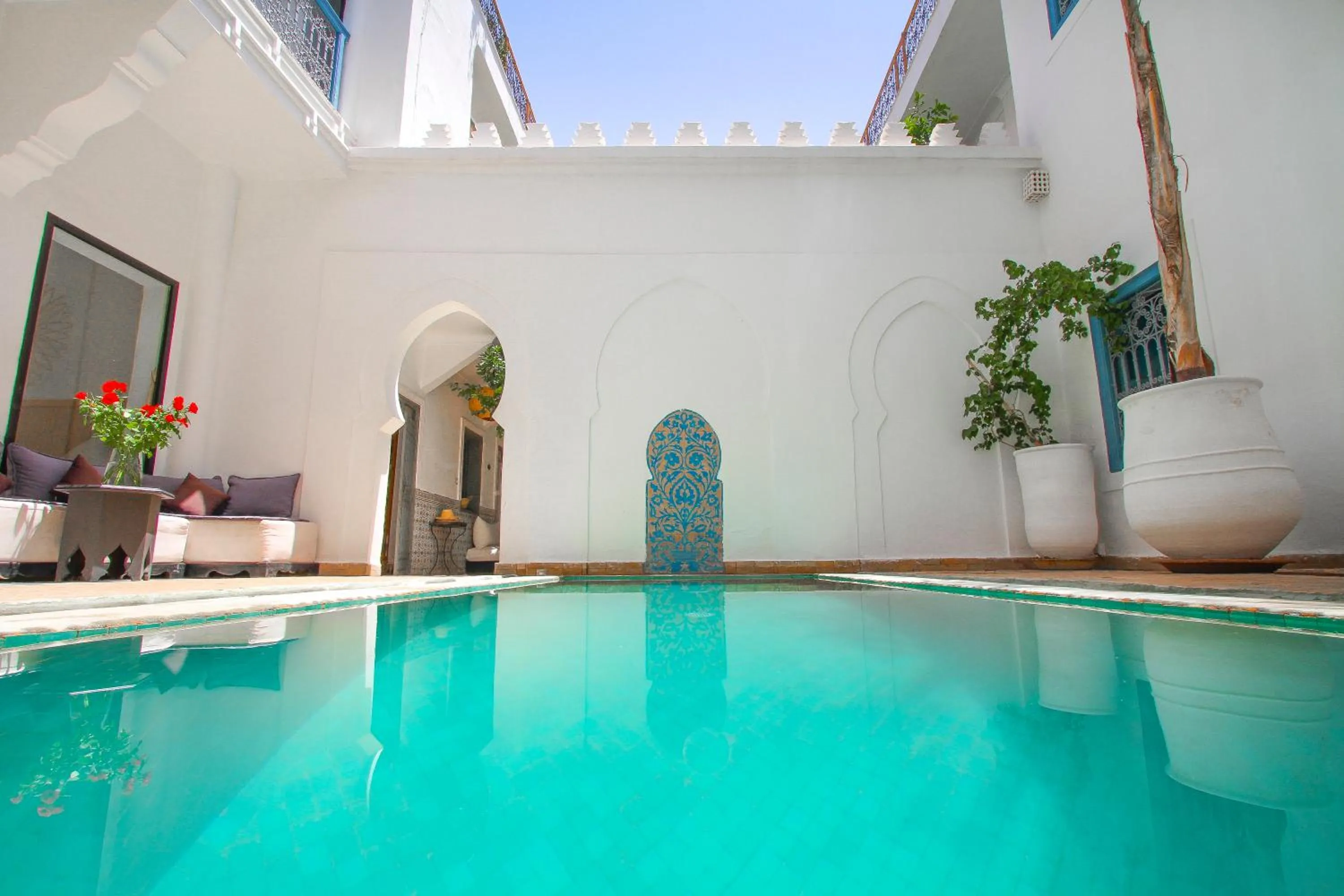 Property building in Riad Chamali