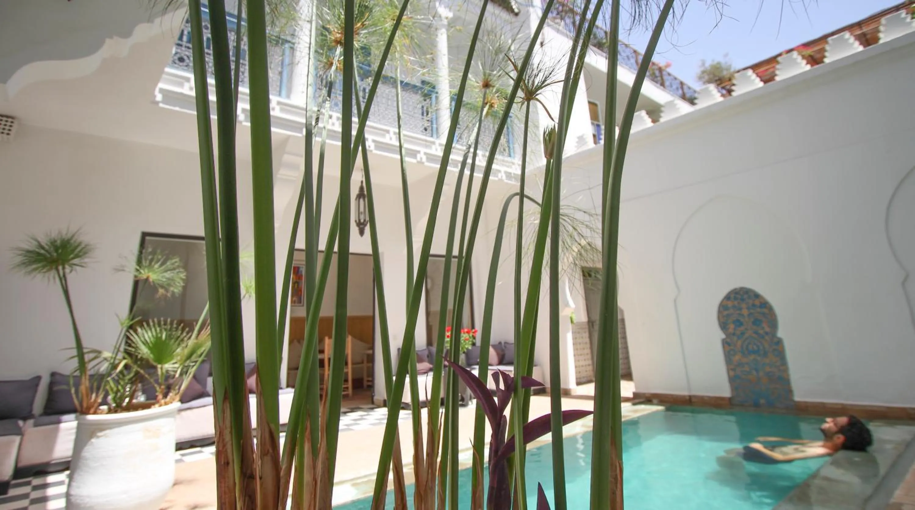 Property building in Riad Chamali