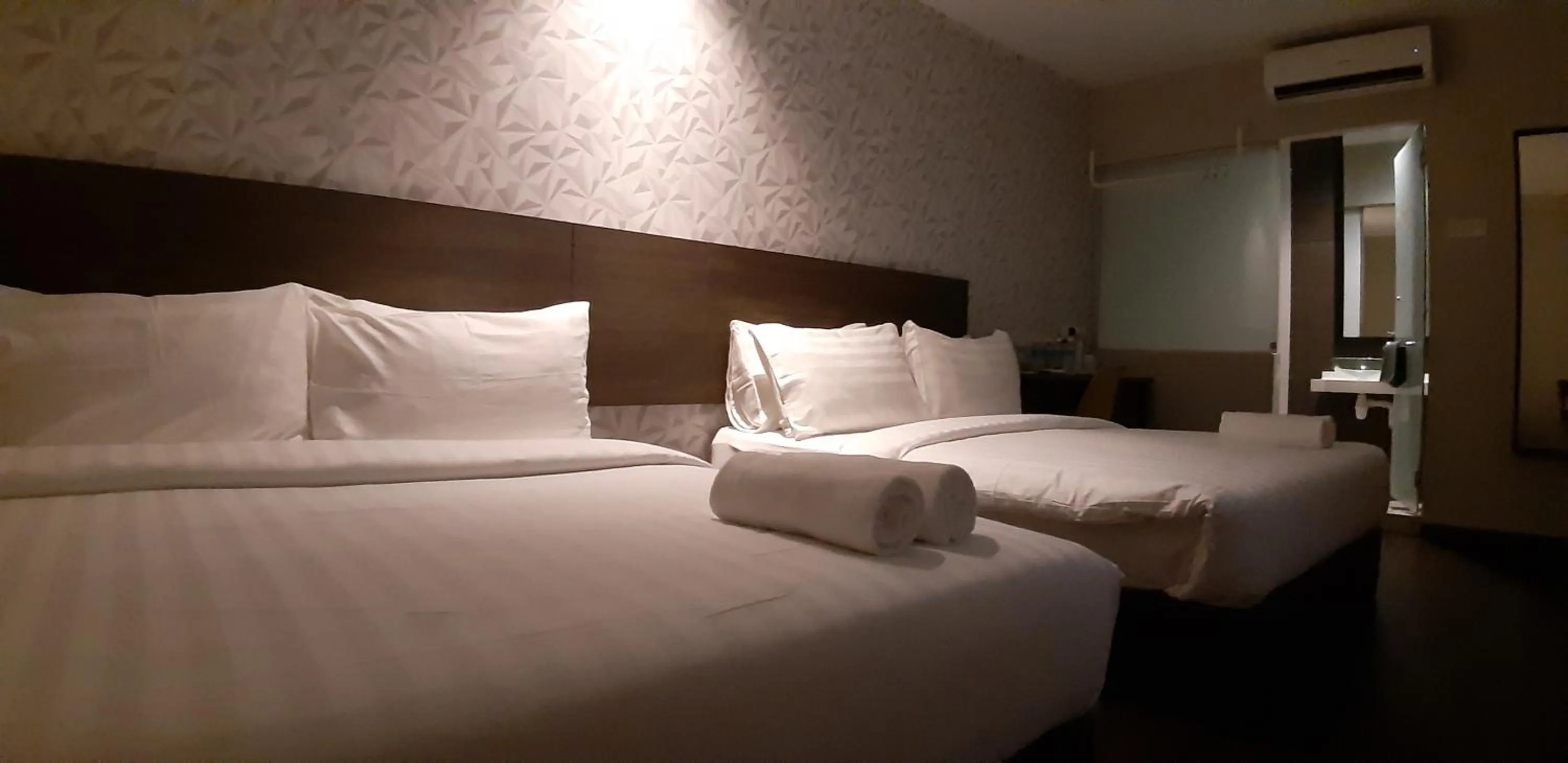 Bed in MIICO Hotel @ Mount Austin